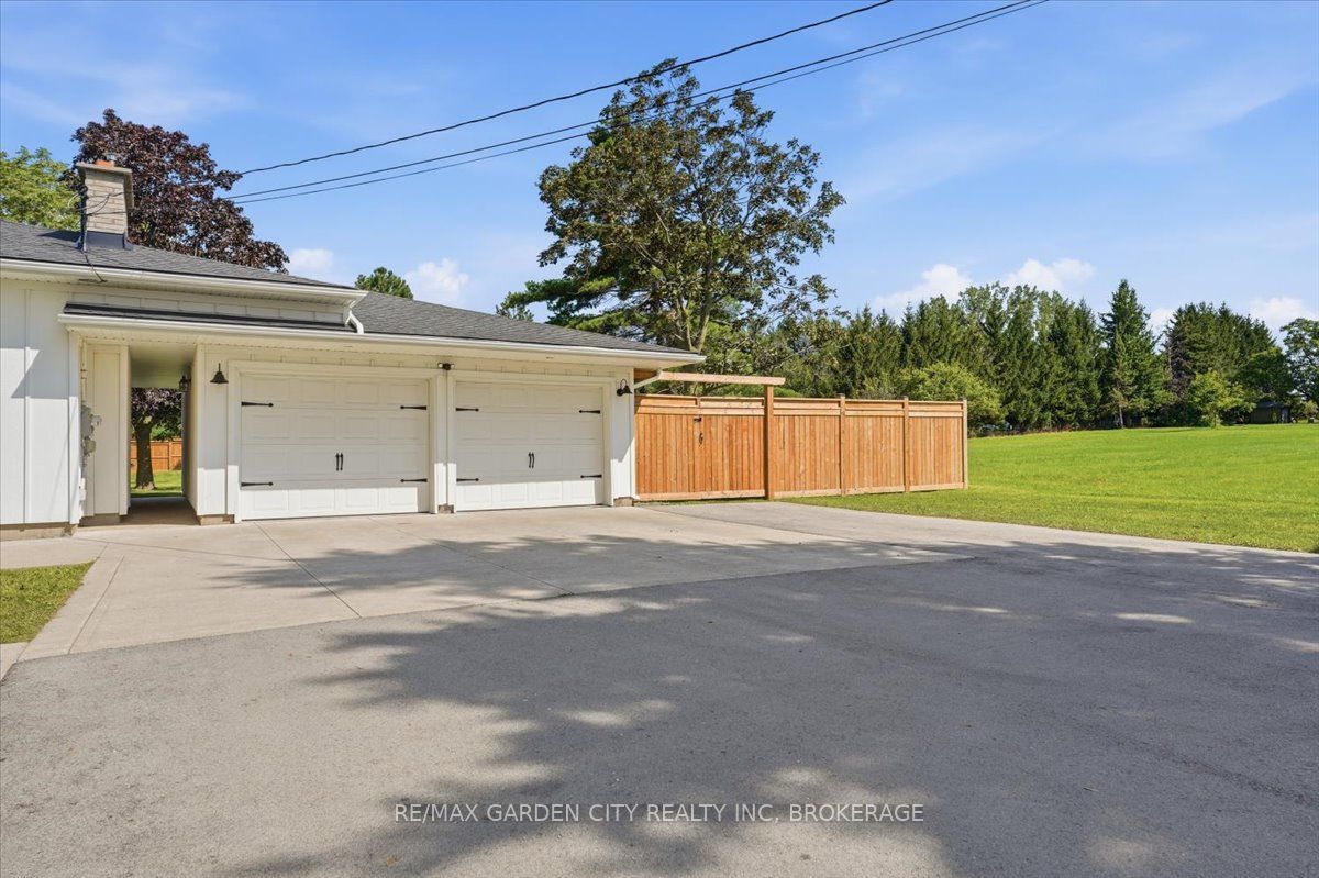 1581 Rice Road