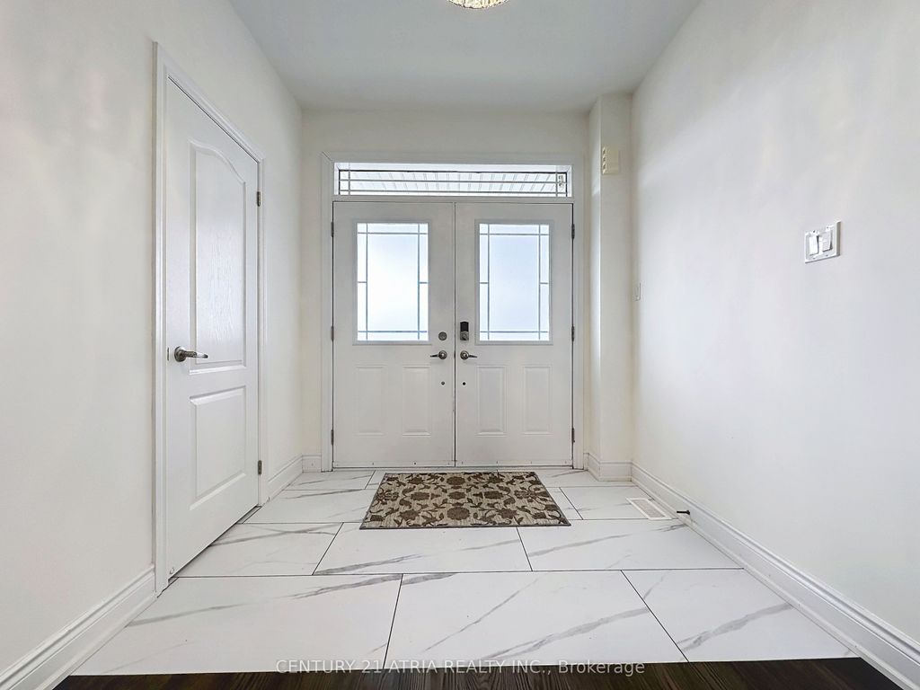 Photo of 14 Heritage Street, Bradford West Gwillimbury, ON L3Z 0X5 (MLS # N12906172)