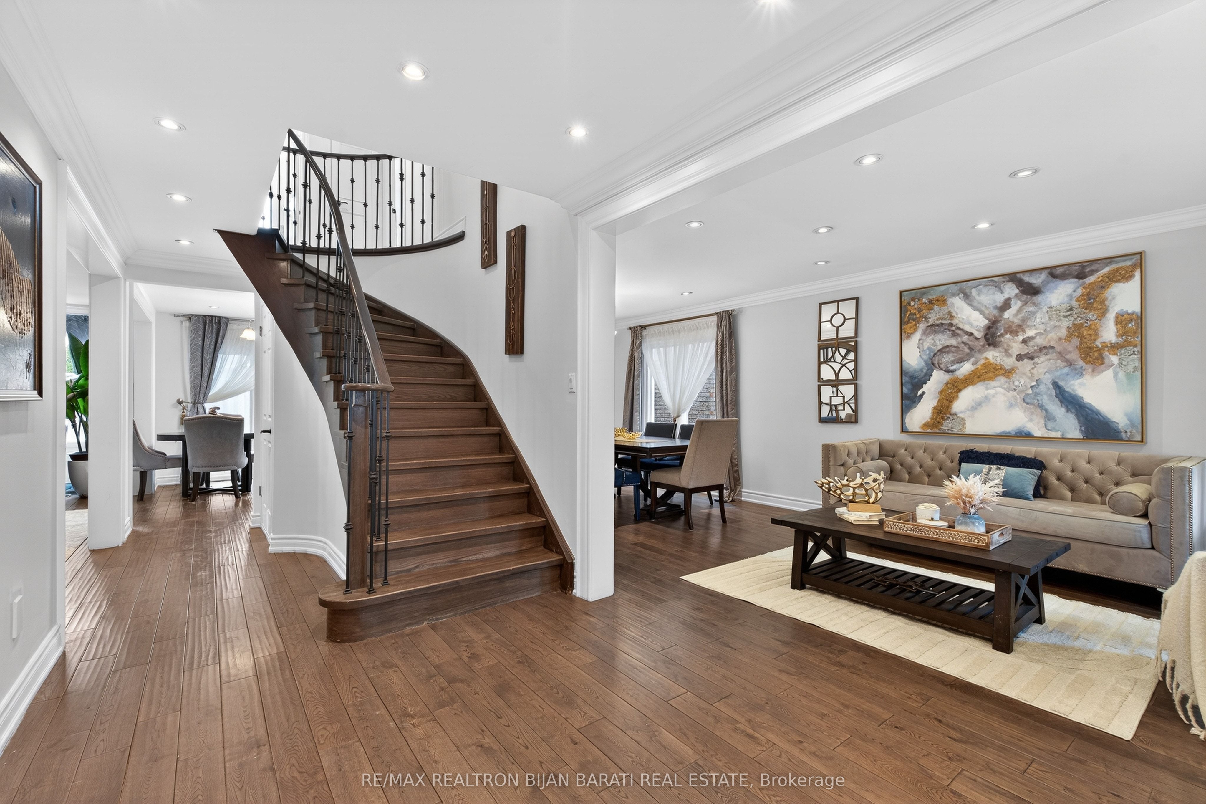 92 Weldrick Road E