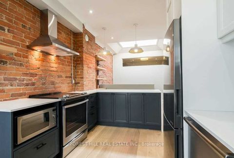 1216 Dundas Street W 3 Toronto ON M6J 1X5