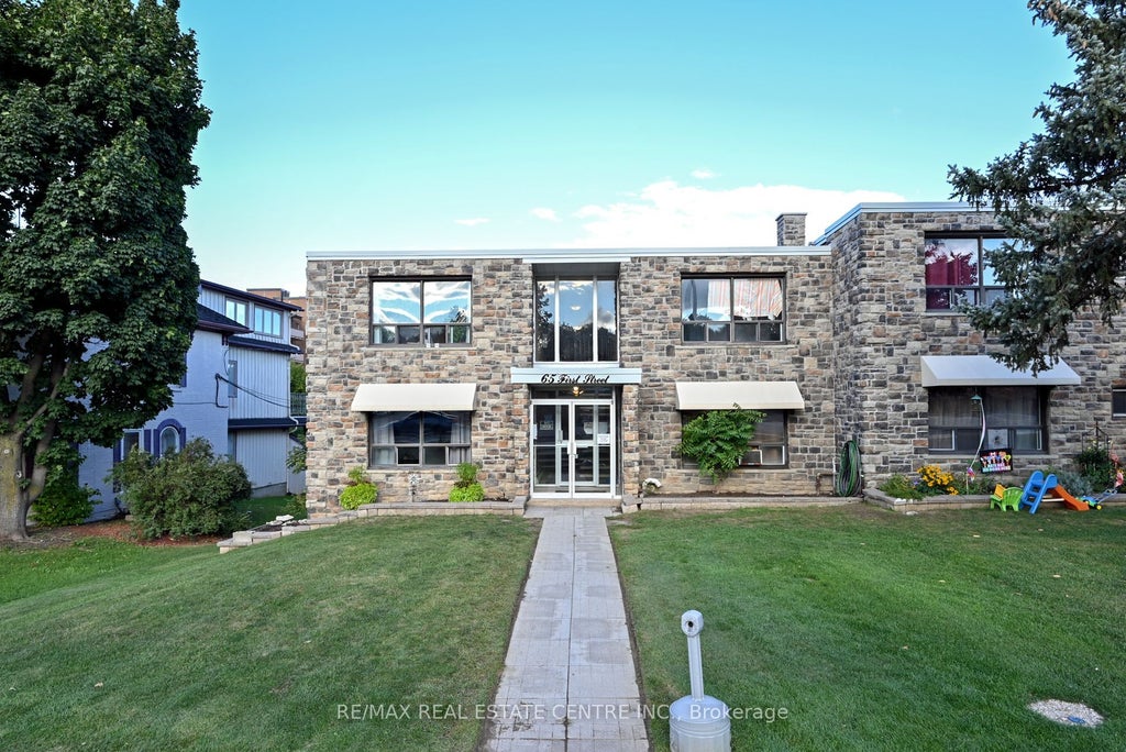 Photo of 65 First Street #10, Orangeville, ON L9W 2E6 (MLS # W13870138)