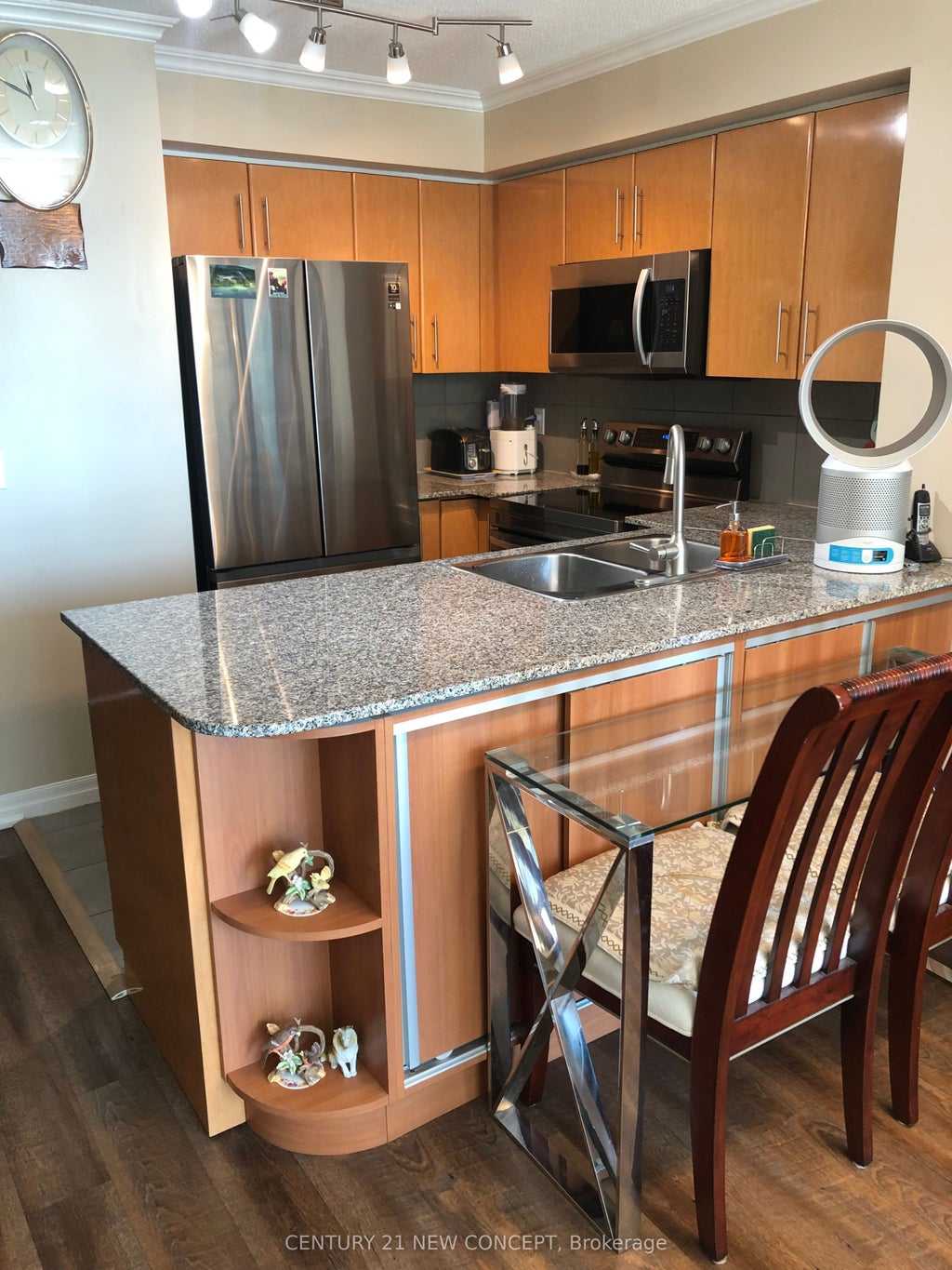 Photo of 16 Yonge Street #1310, Toronto, ON M5E 2A1 (MLS # C13422268)