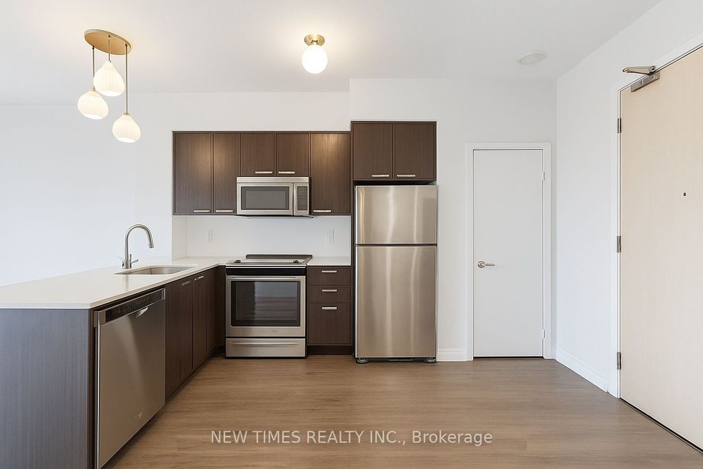 Photo of 30 Roehampton Avenue #2011, Toronto, ON M4P 1R2 (MLS # C12596408)