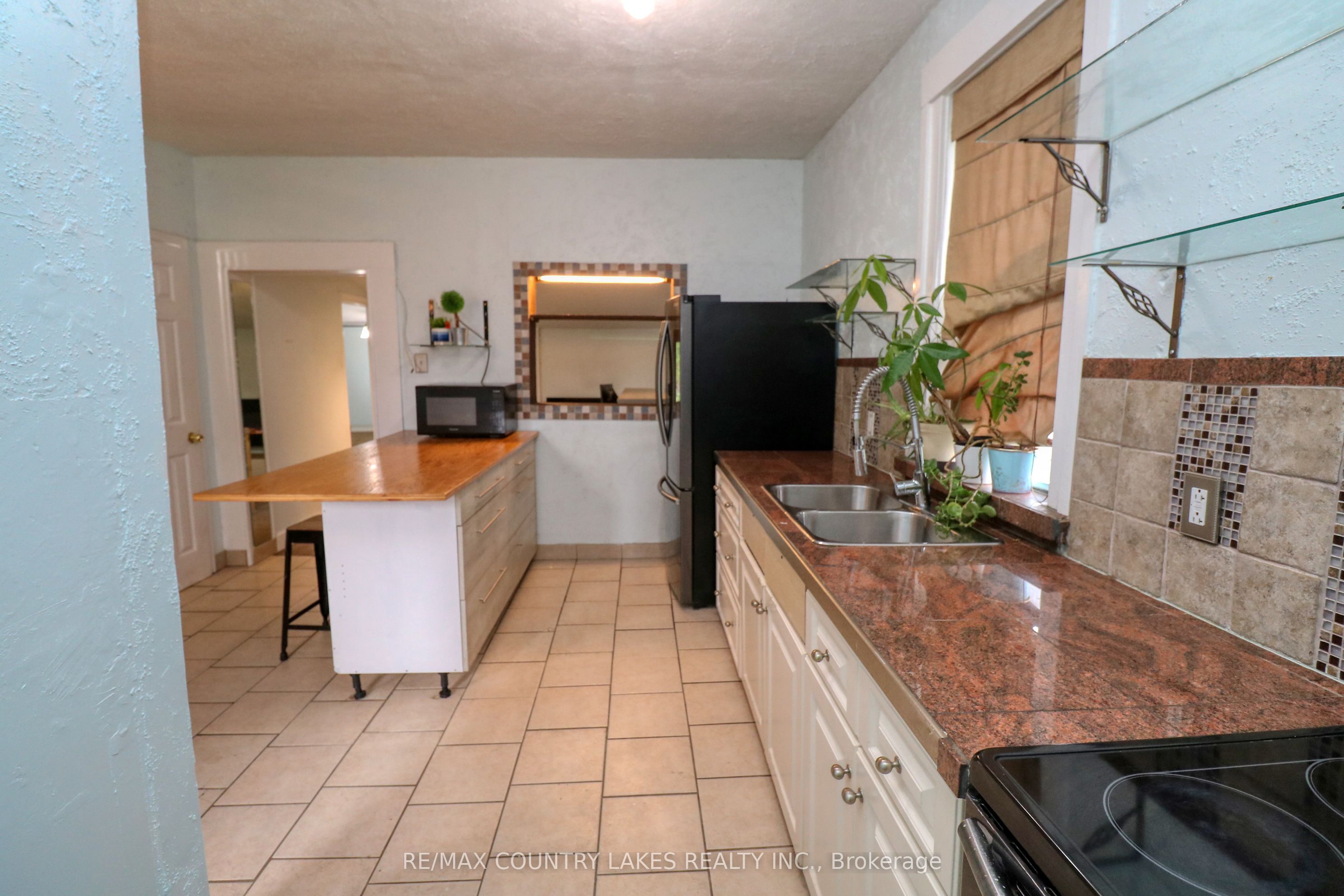 607 Simcoe Street