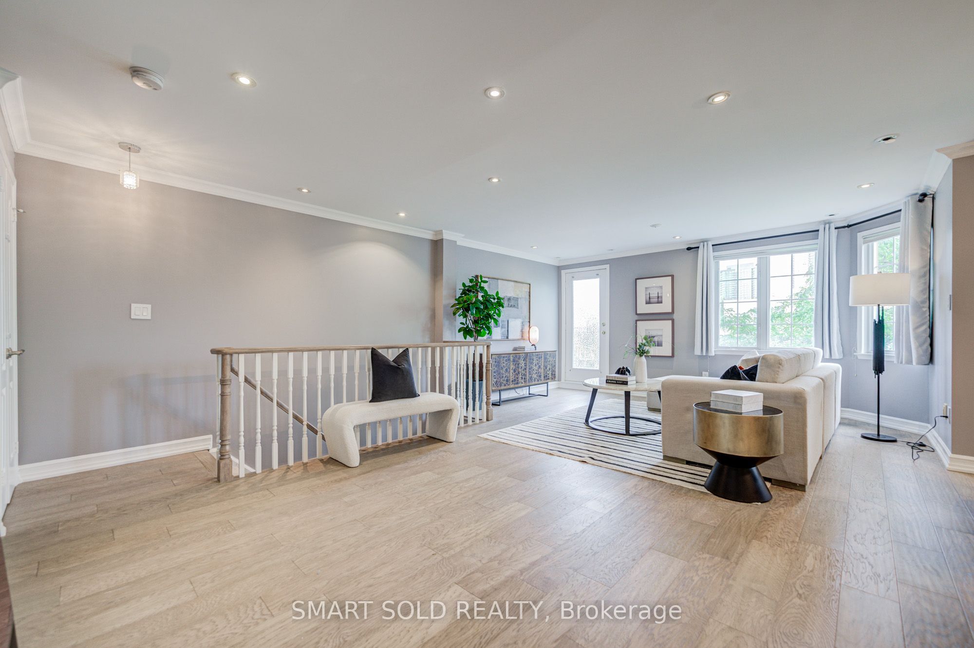 108 Finch Avenue W C20