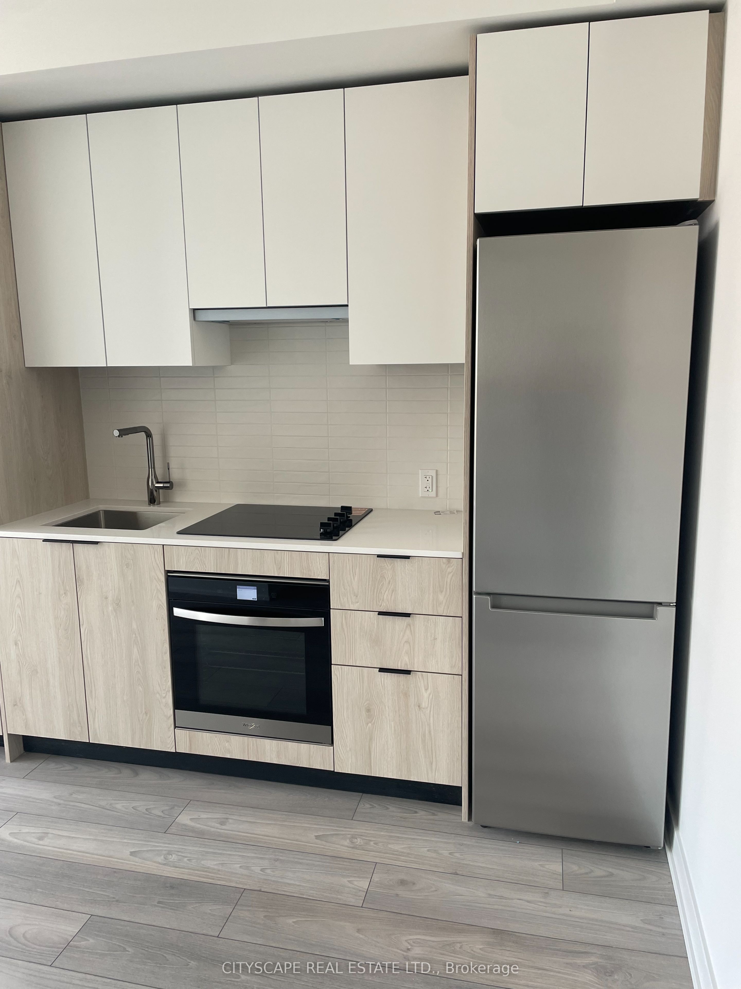 1007 The Queensway Road 1005