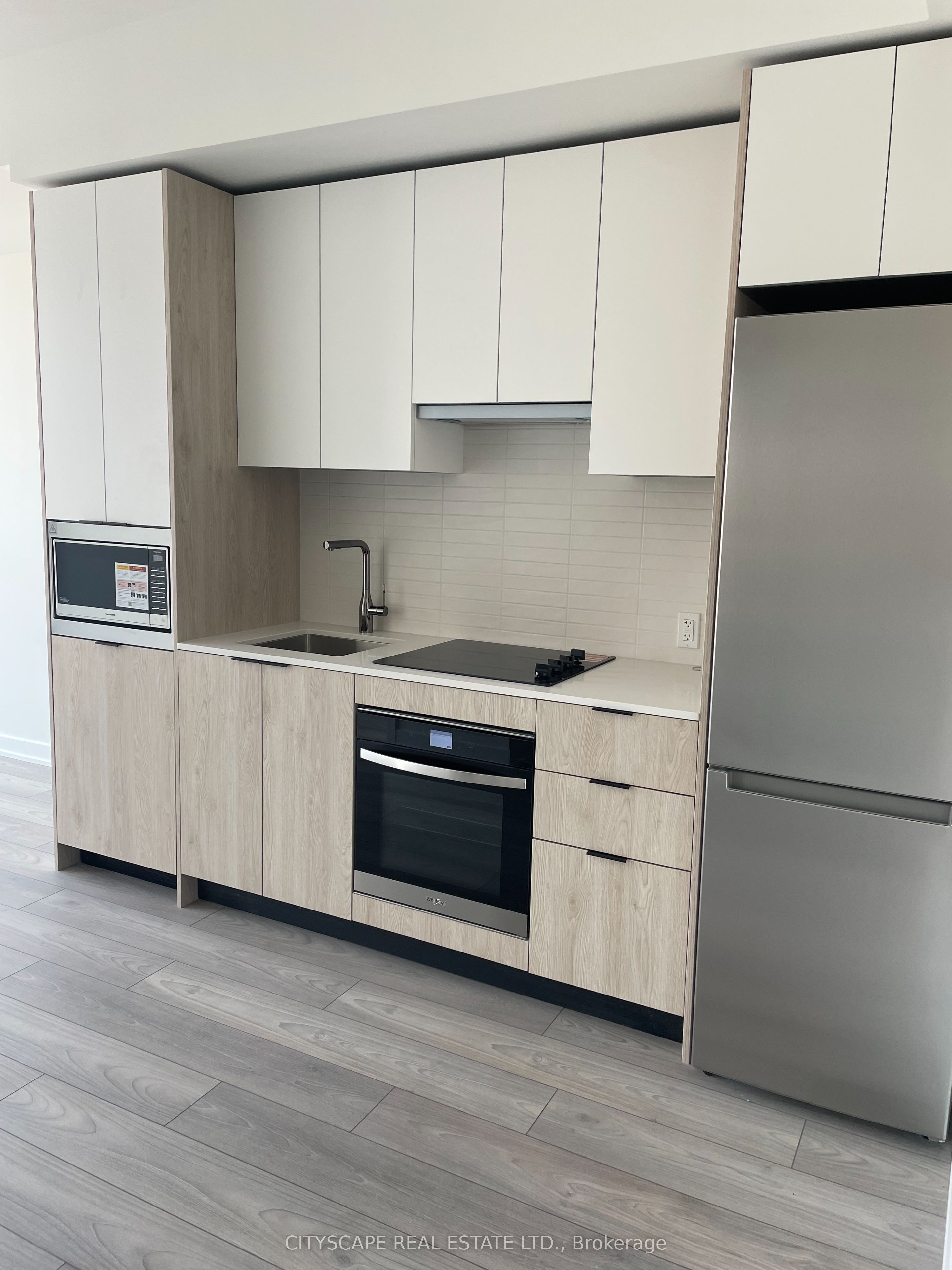 1007 The Queensway Road 1005