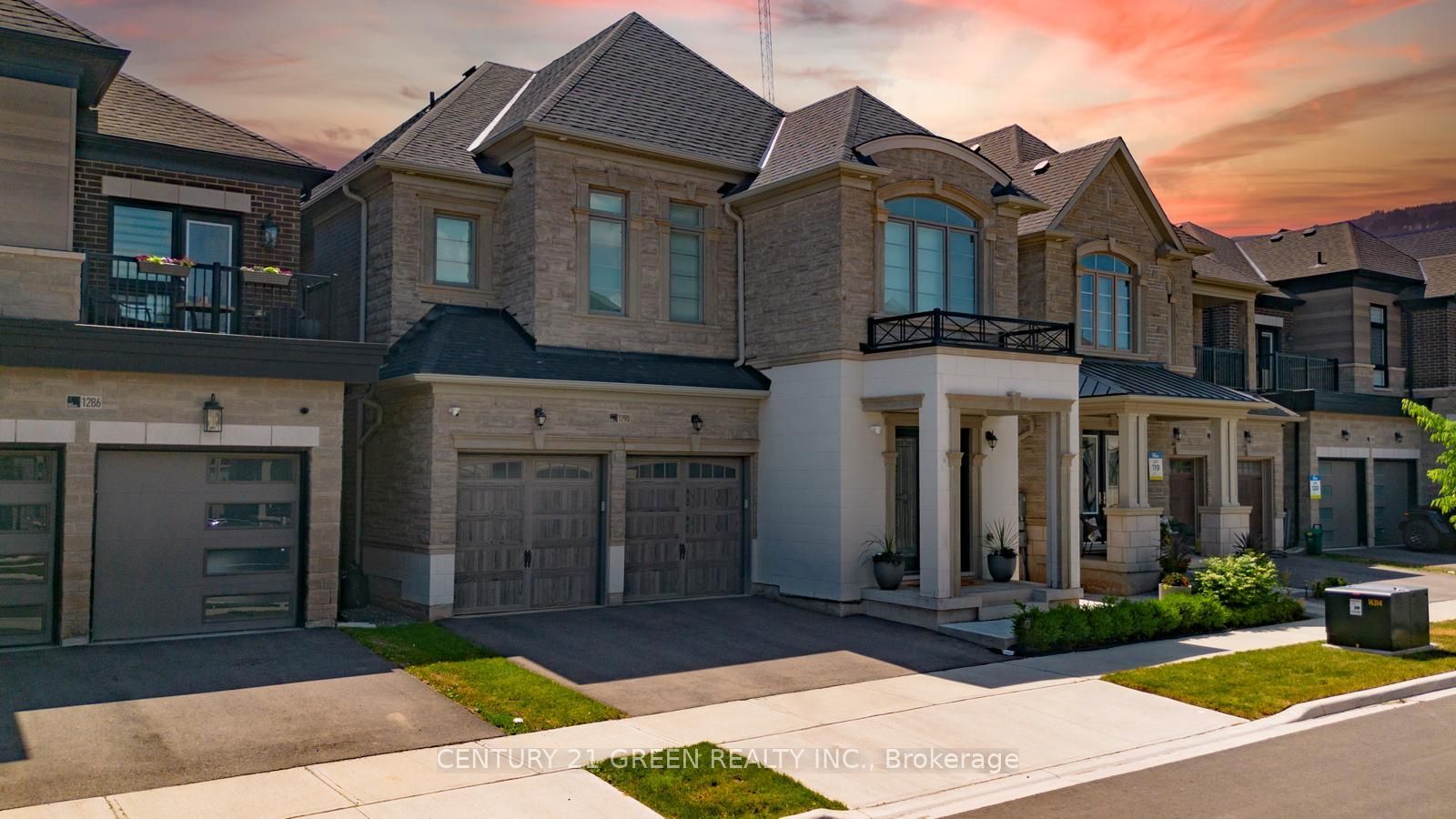 1290 Felicity Gardens