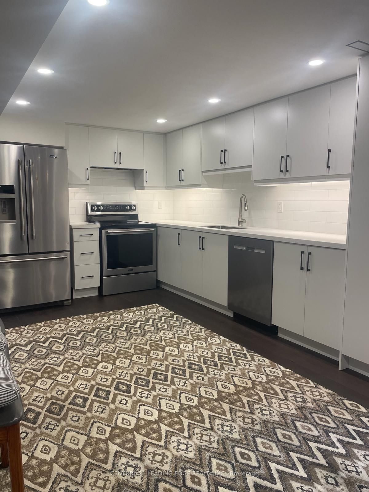 1000 Lovingston Crescent