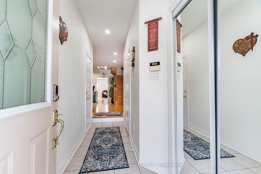 Photo of 6672 Opera Glass Crescent, Mississauga, ON L5W 1R8 (MLS # W13055722)