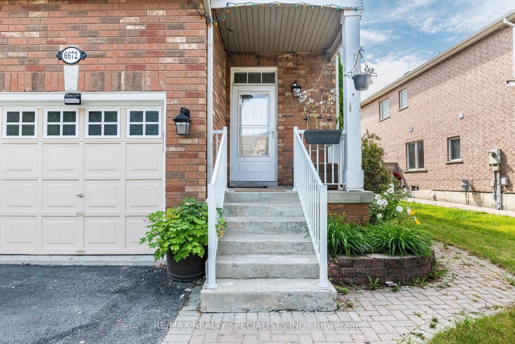Photo of 6672 Opera Glass Crescent, Mississauga, ON L5W 1R8 (MLS # W13055722)
