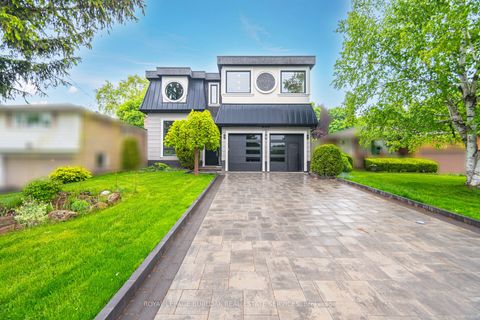 527 Vyner Crescent A Oakville ON L6L 3R4