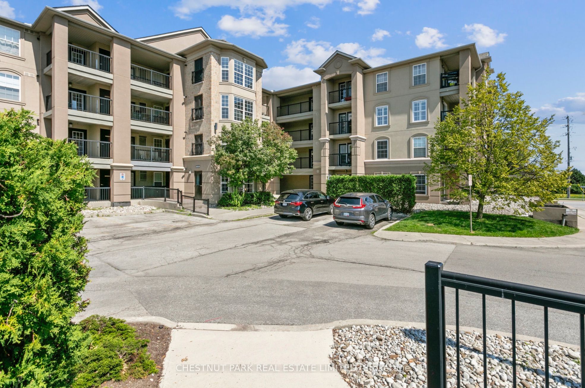 2055 Appleby Line 306