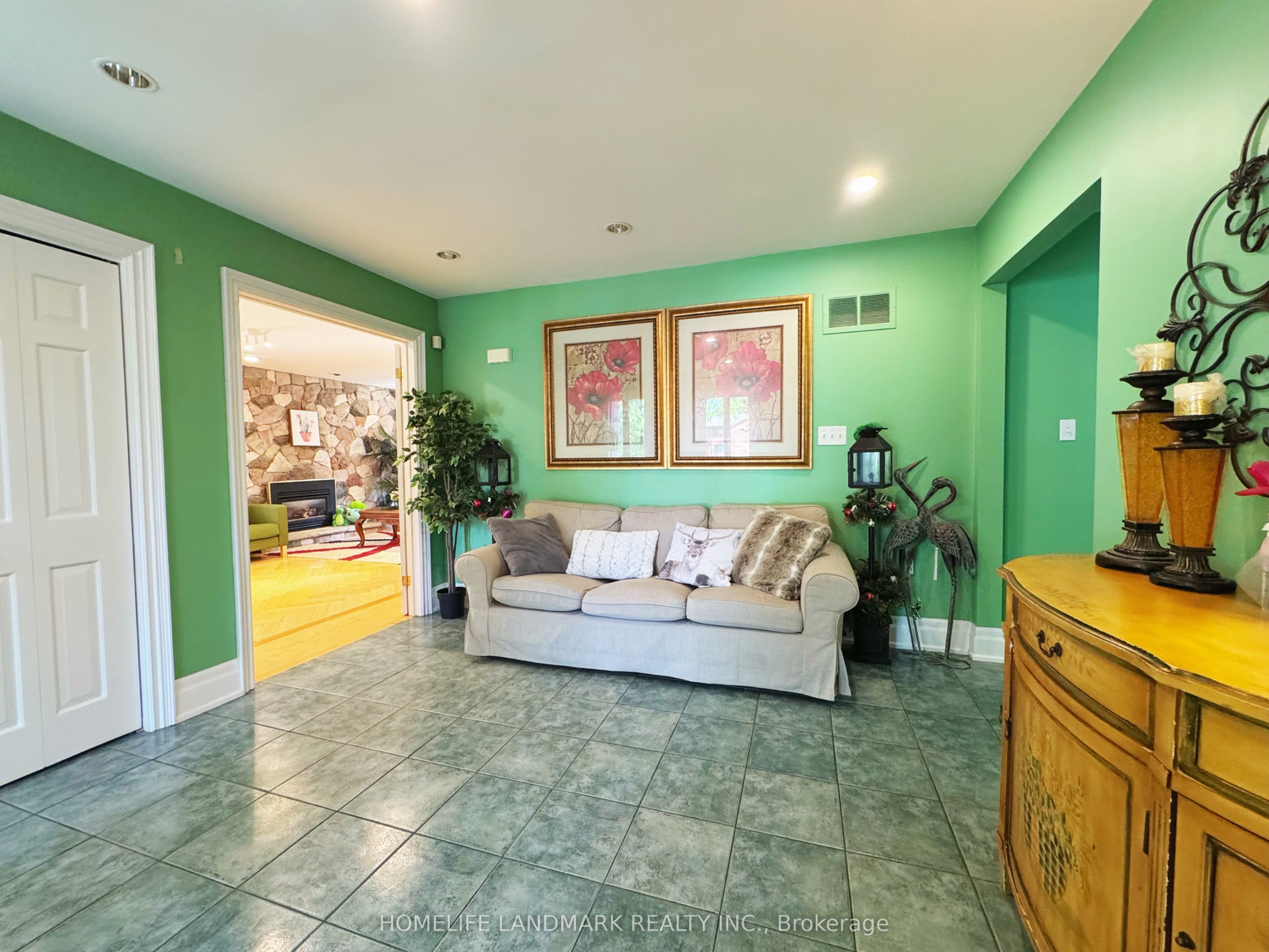 2415 Jarvis Street B3