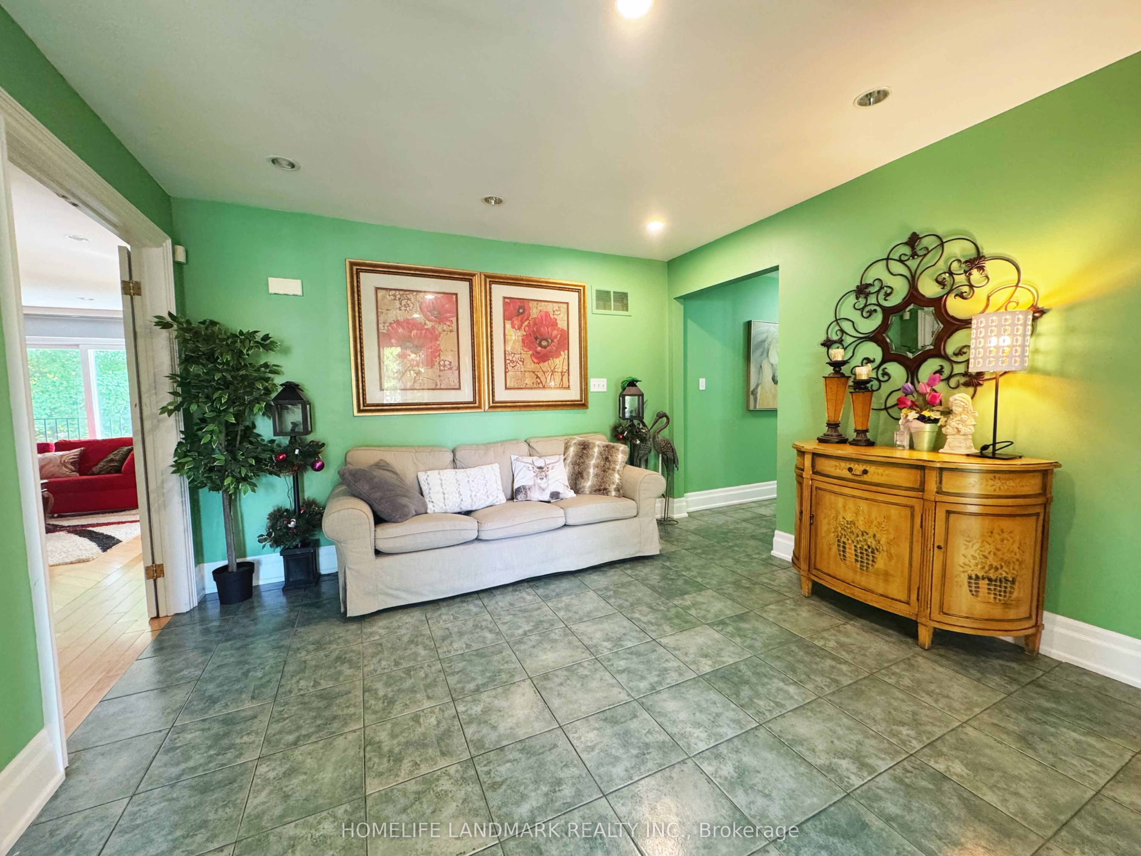 2415 Jarvis Street B3