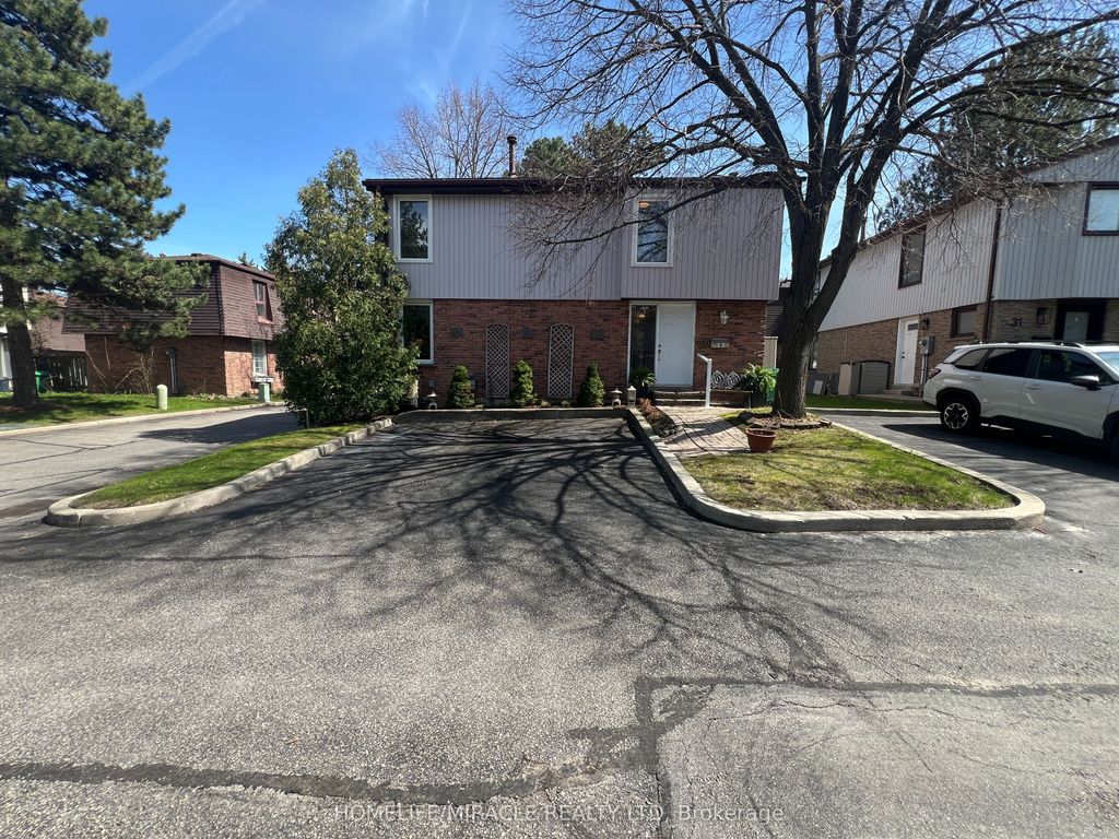 Photo of 59 Kenninghall Boulevard #30, Mississauga, ON L5N 1J6 (MLS # W13079800)