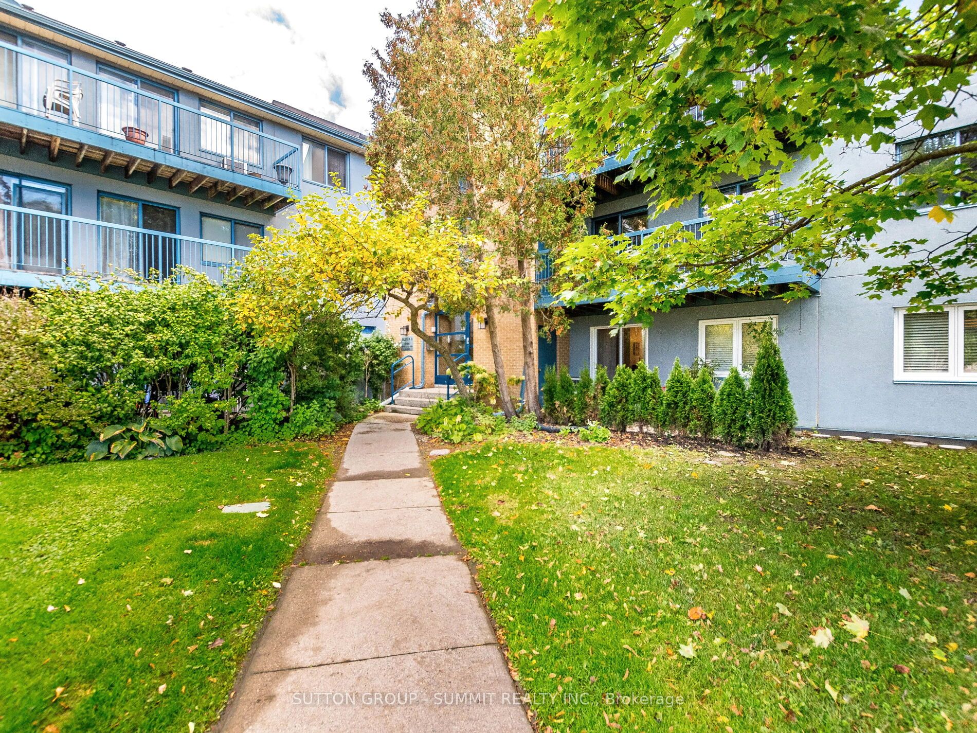 95 TRAILWOOD Drive 811