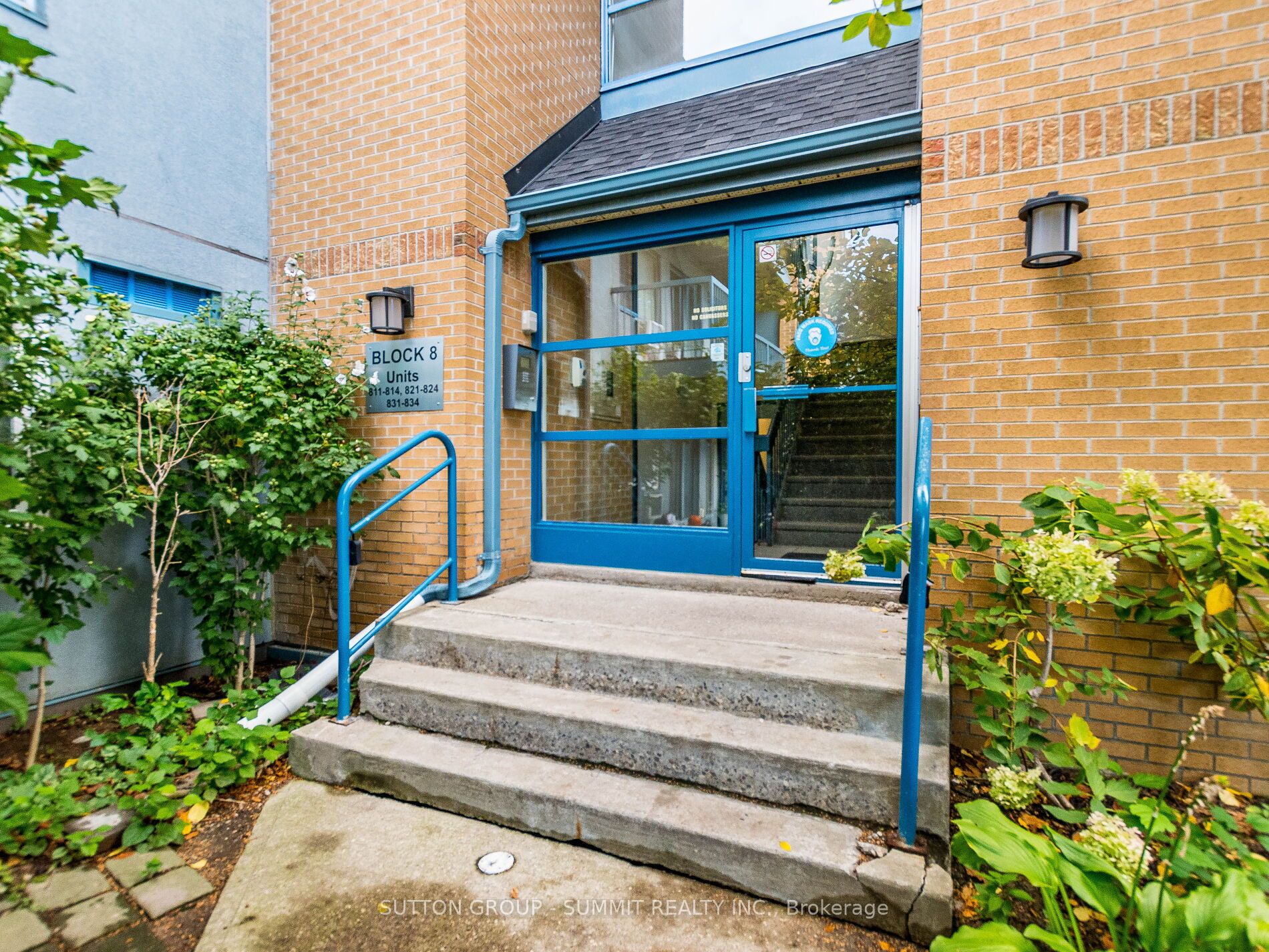 95 TRAILWOOD Drive 811