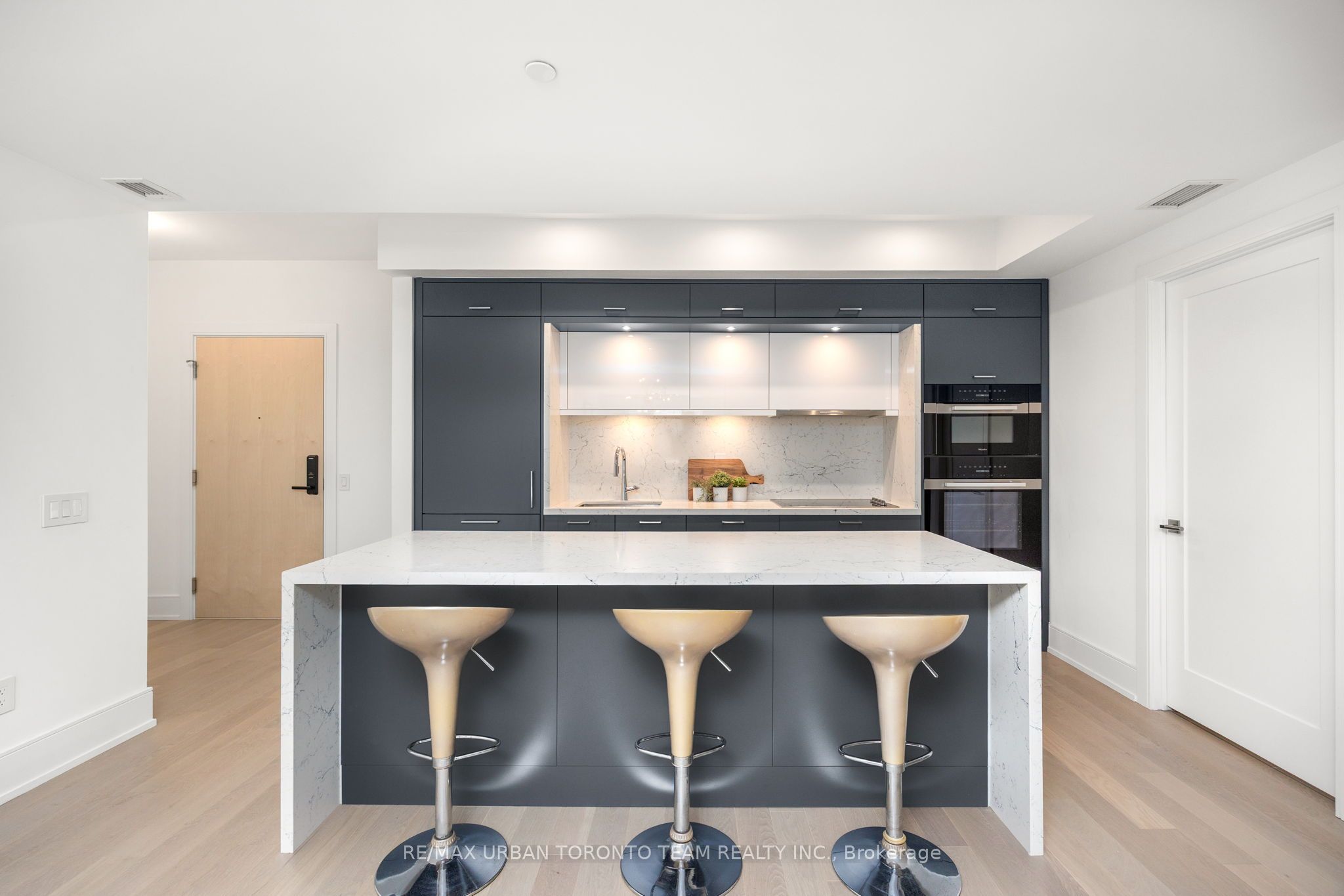 155 Merchants' Wharf N/A 415