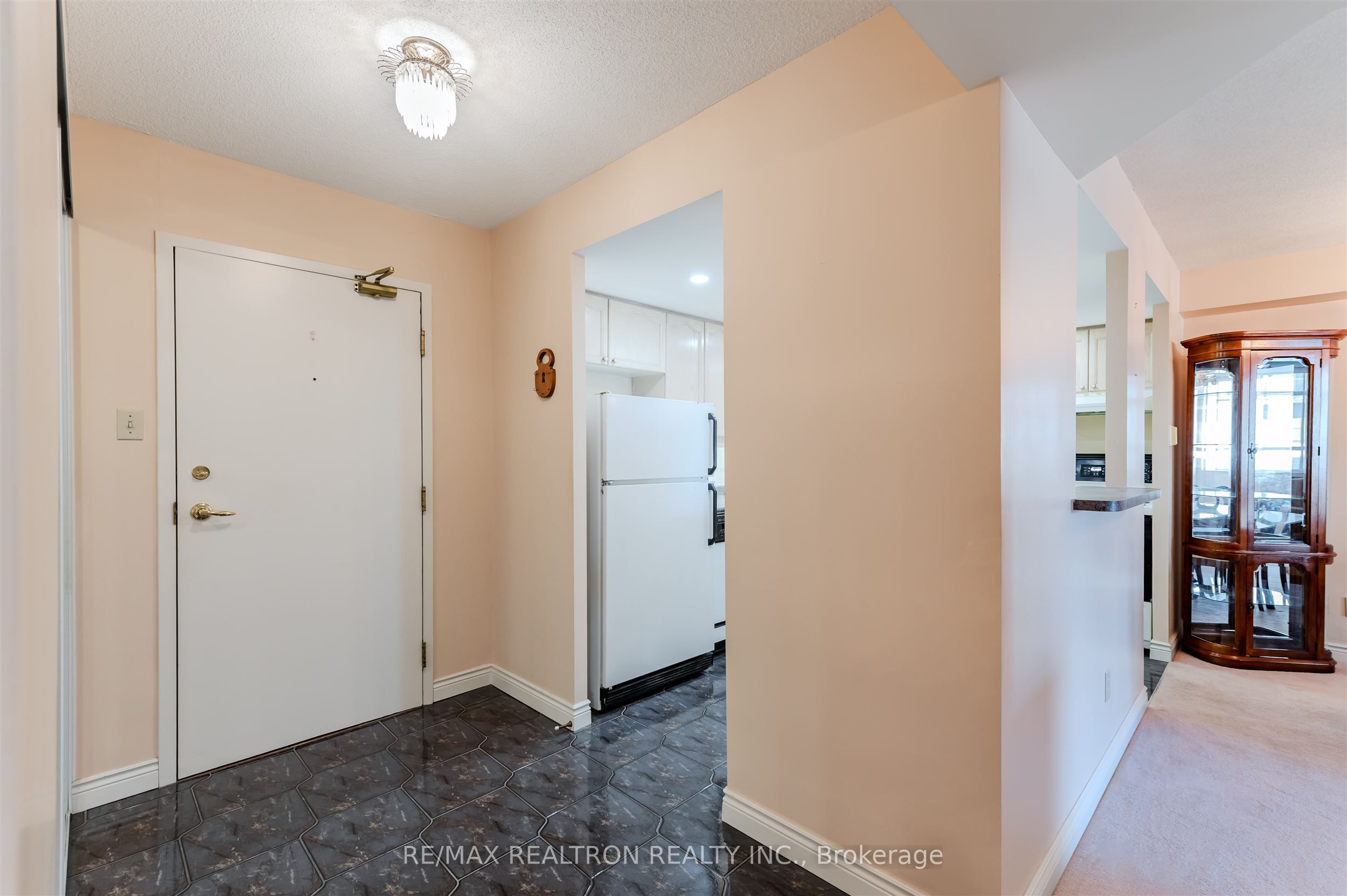 1091 Kingston Road 429