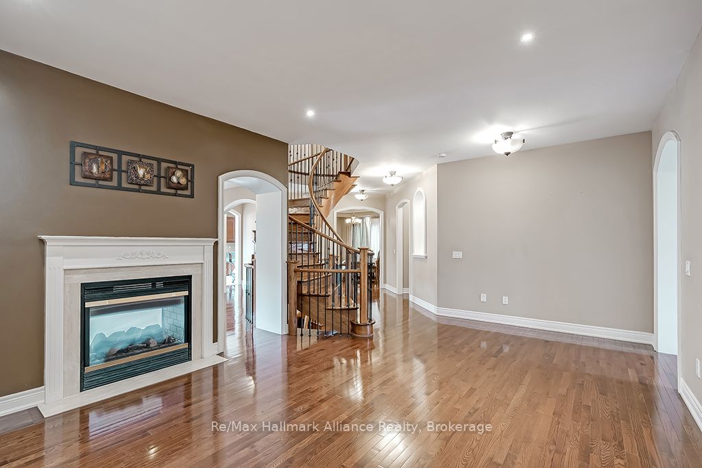 1527 Arrowhead Road