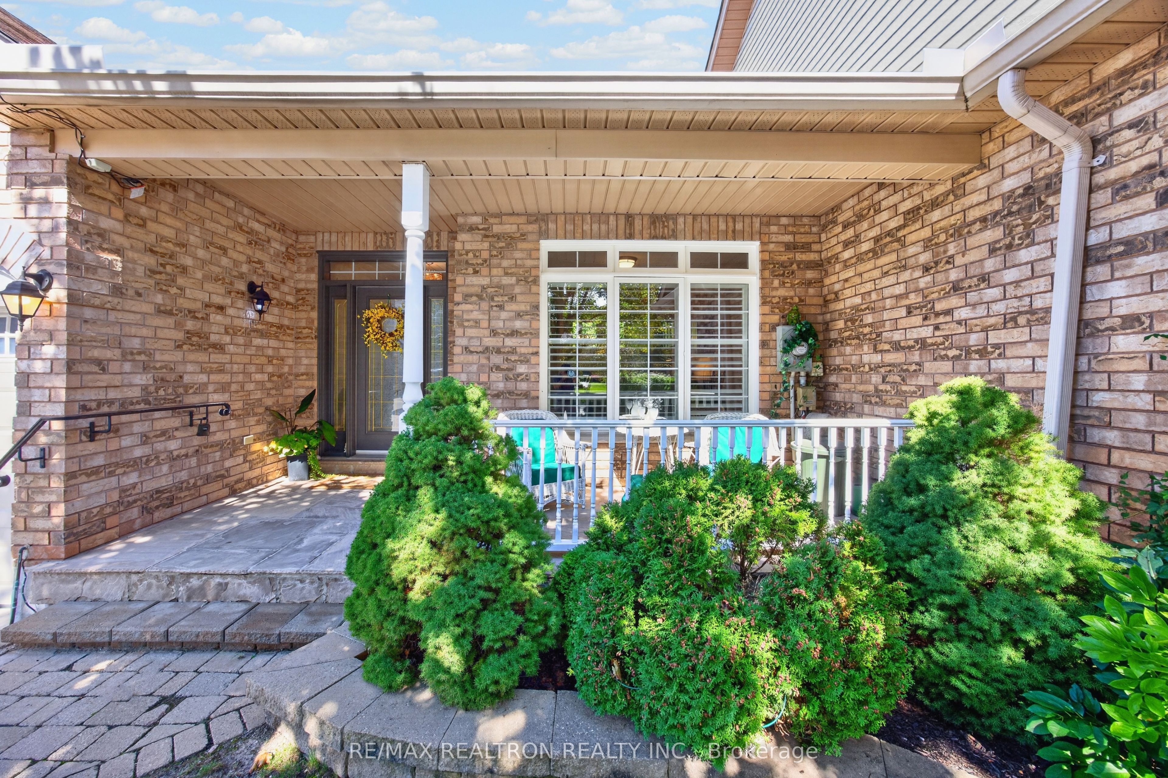 402 Morley Cook Crescent