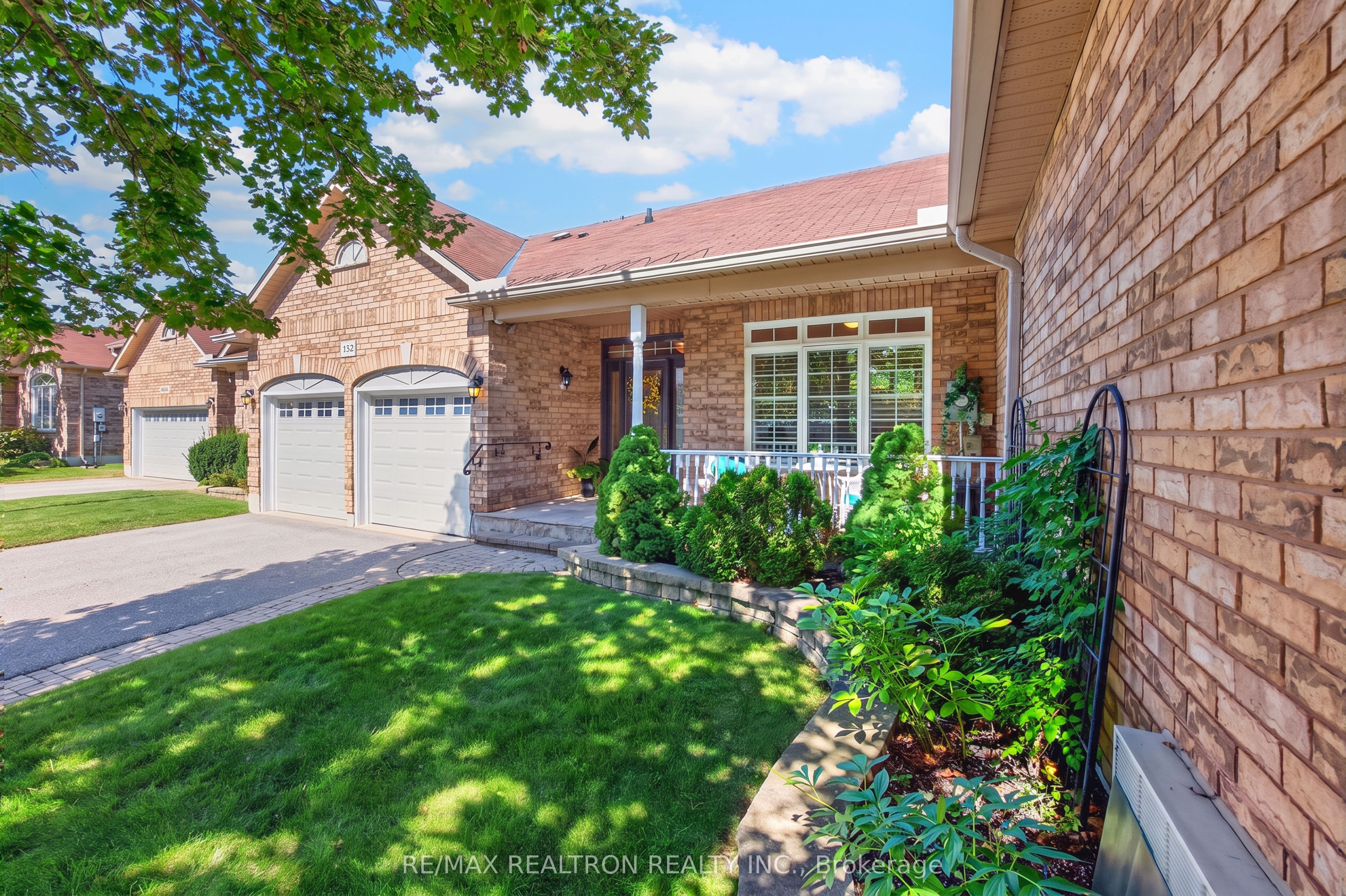 402 Morley Cook Crescent