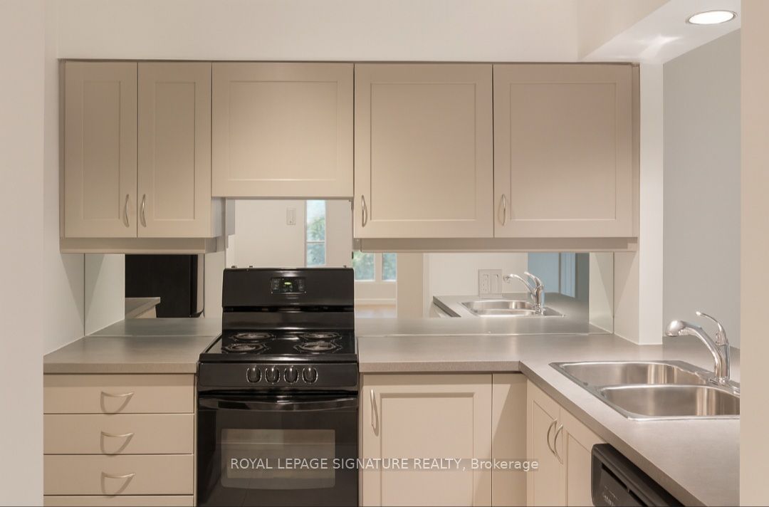 50 Eglinton Avenue W 1010