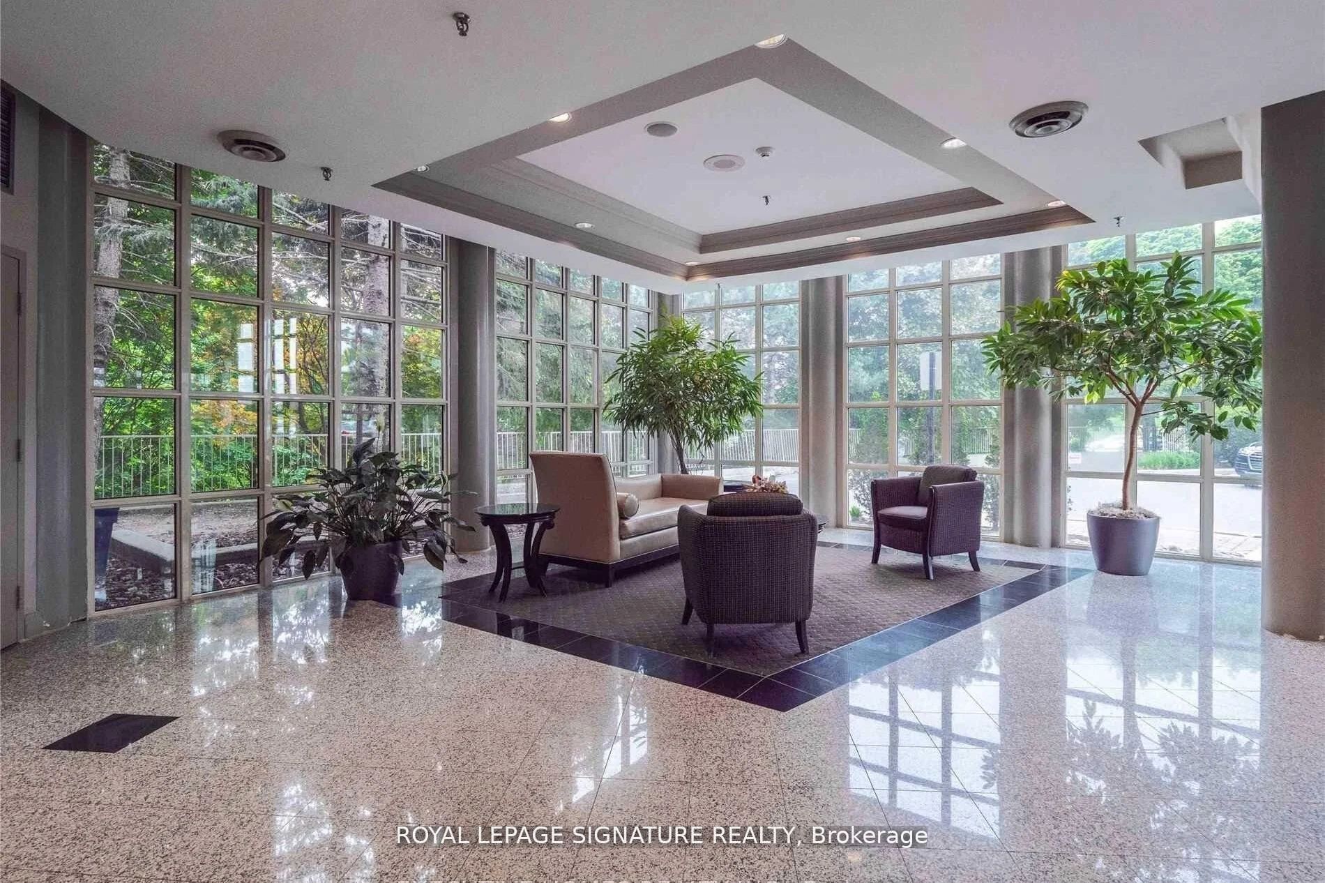 50 Eglinton Avenue W 1010