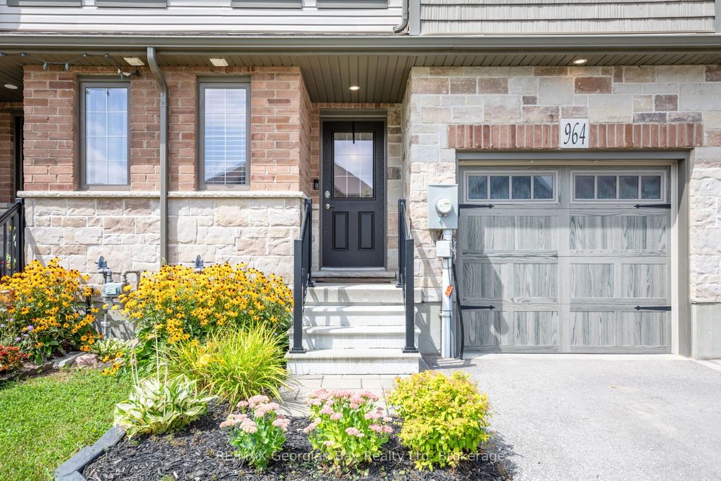 Photo of 964 WRIGHT Drive, Midland, ON L4R 0E3 (MLS # S12969396)