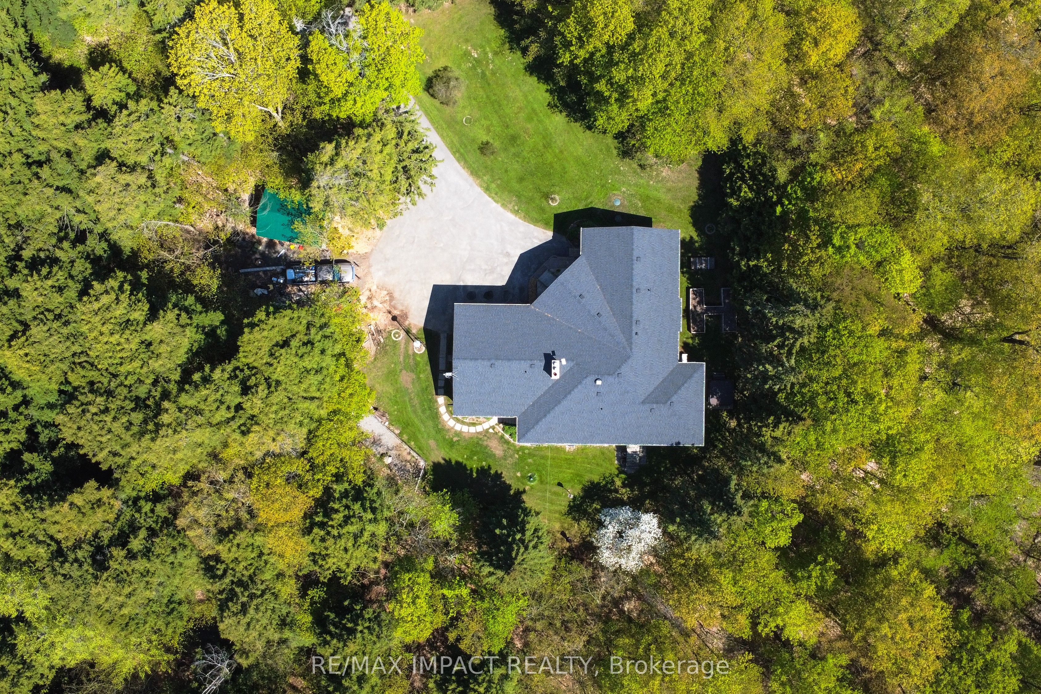 215 Raglan Road W