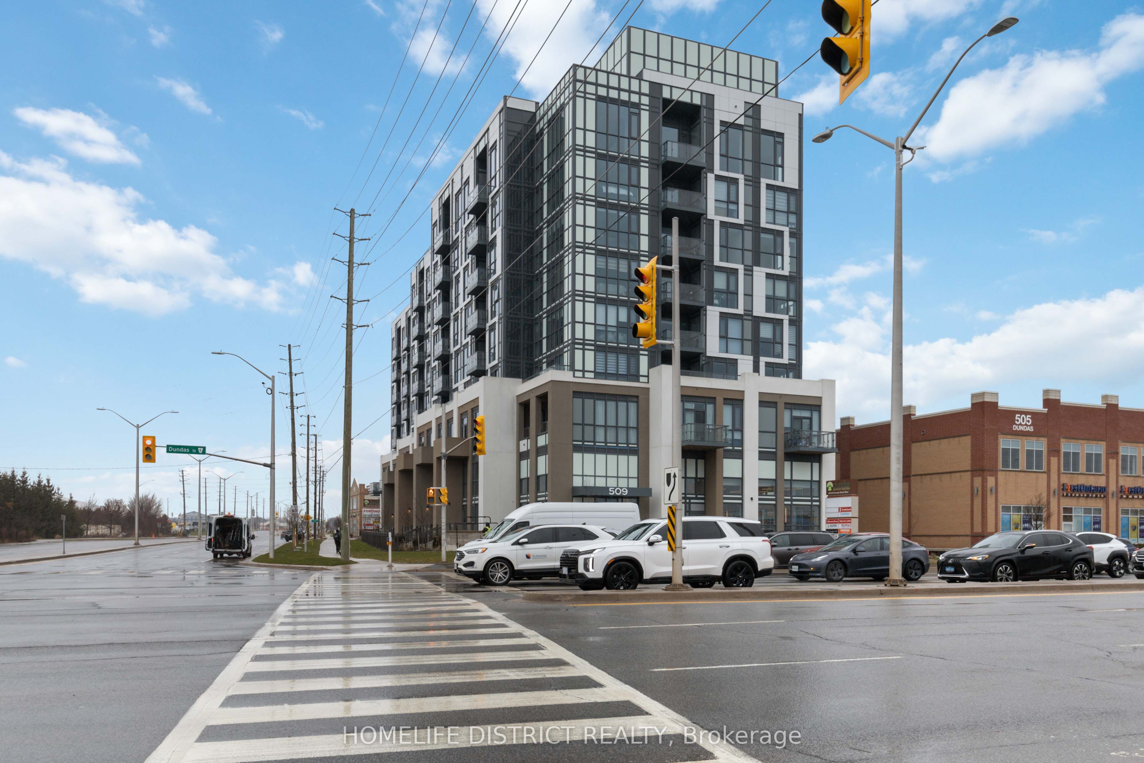 509 Dundas Street W