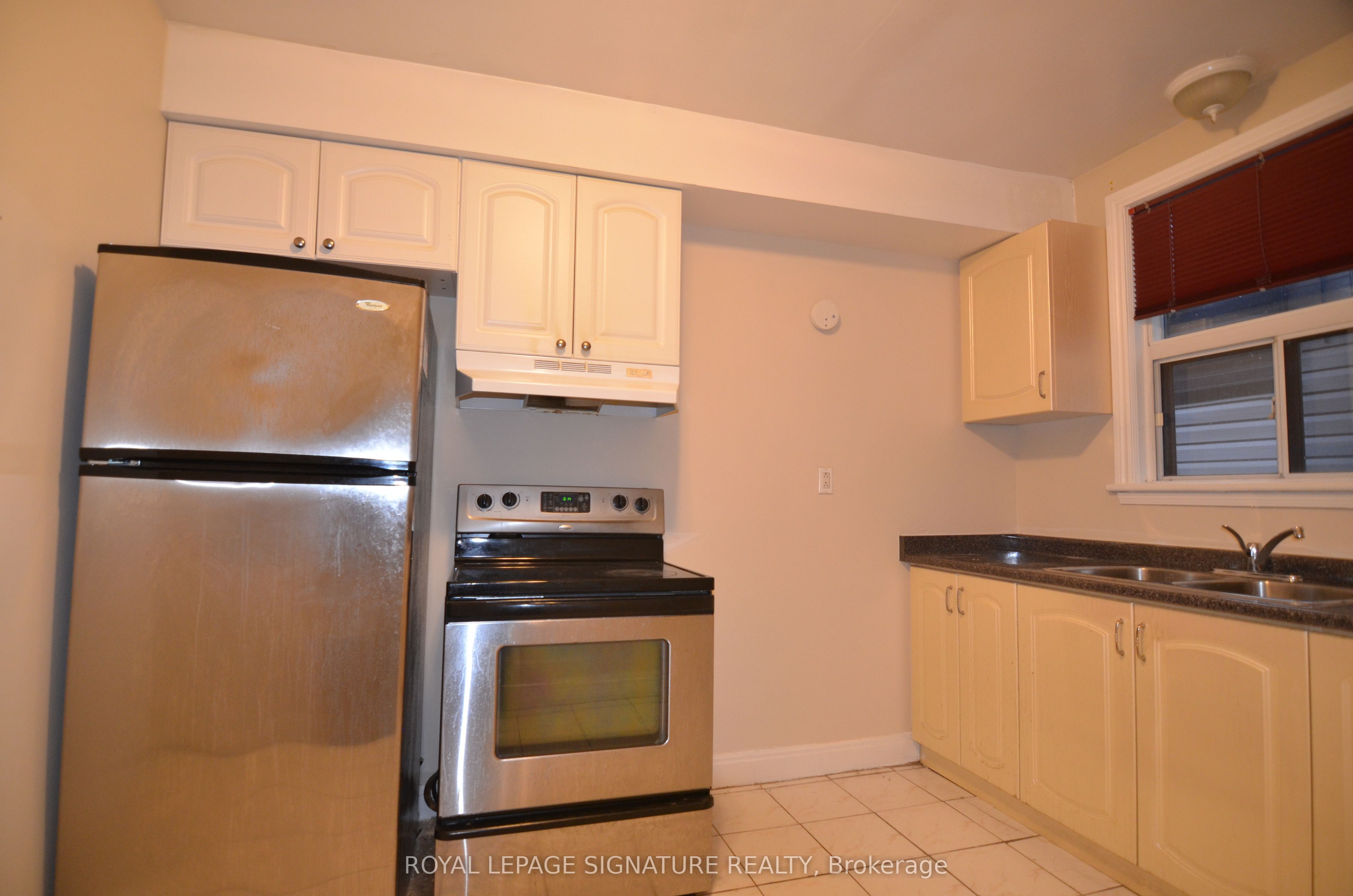 997 Eglinton Avenue W
