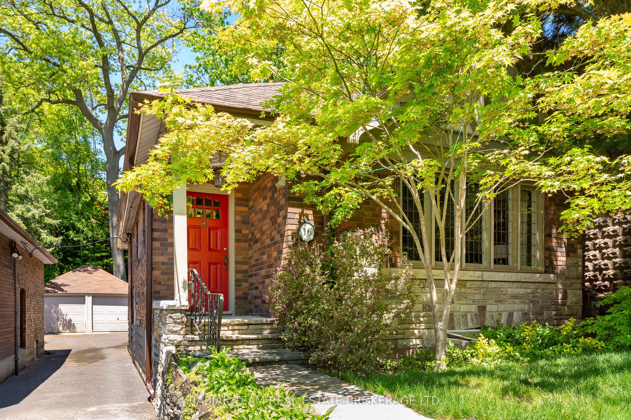 16 Halford Avenue