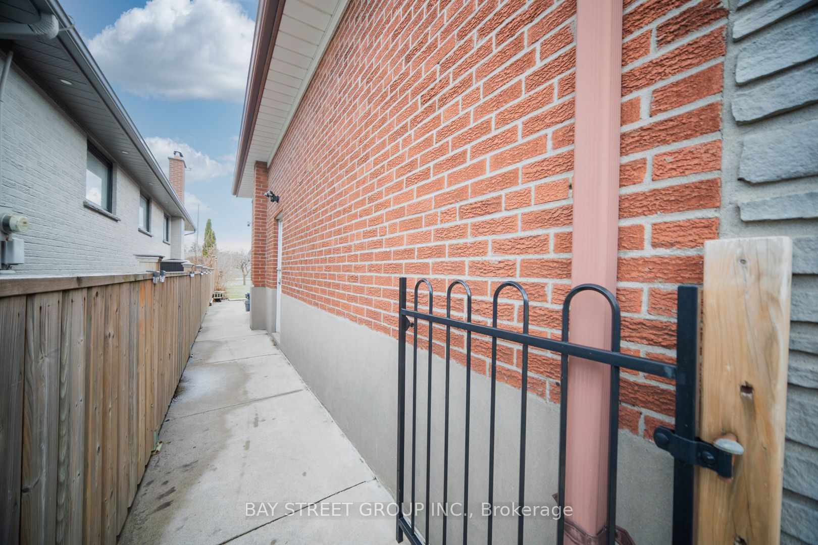 1520 Brentano Boulevard Lower