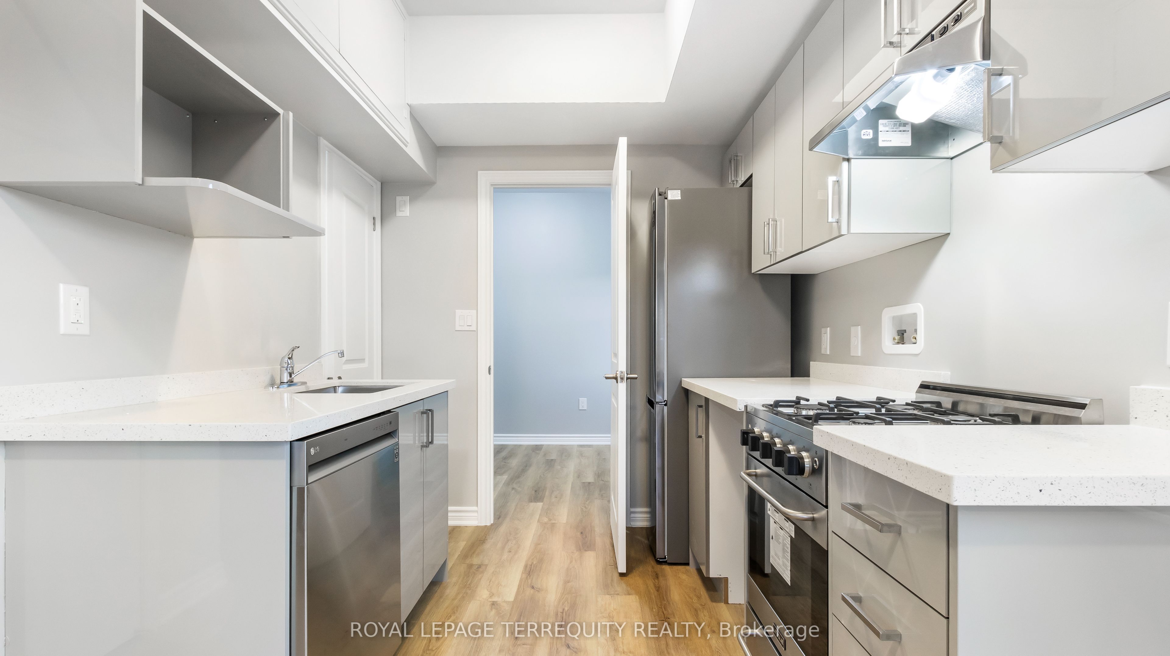 646 Lansdowne Avenue 4