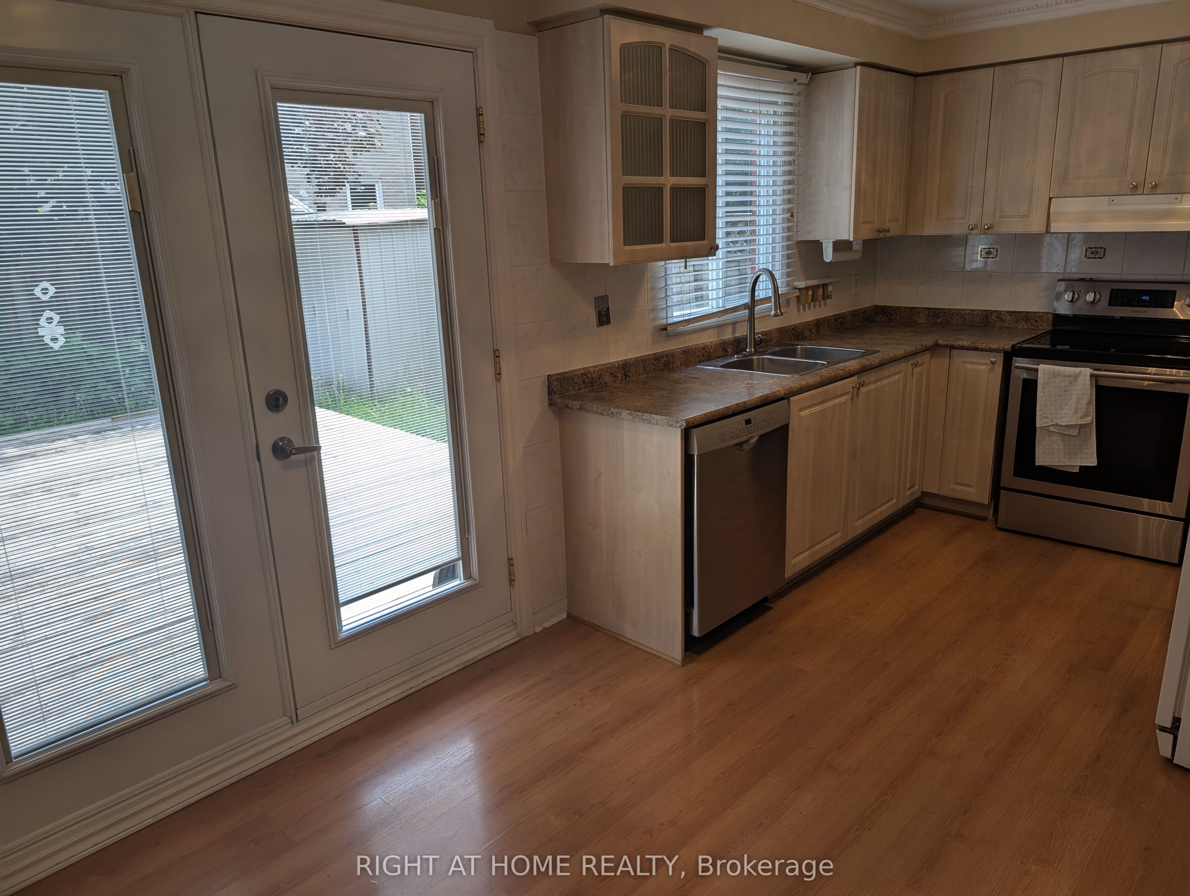 25 Thomas Henry Road