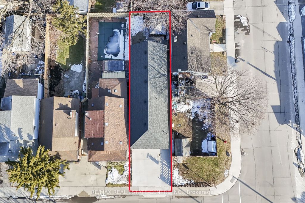 Photo of 118 Cope Street, Hamilton, ON L8H 5B4 (MLS # X12820522)