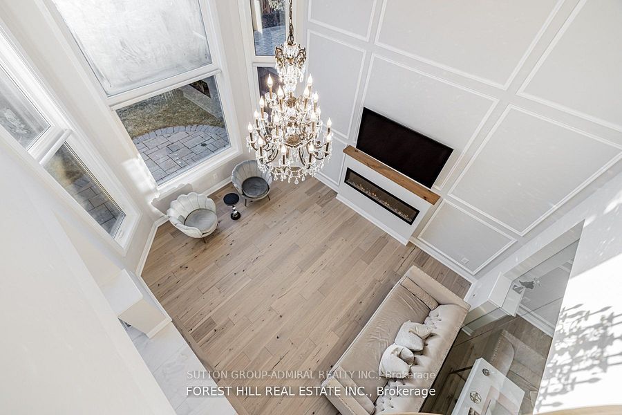 18 William Bowes Boulevard