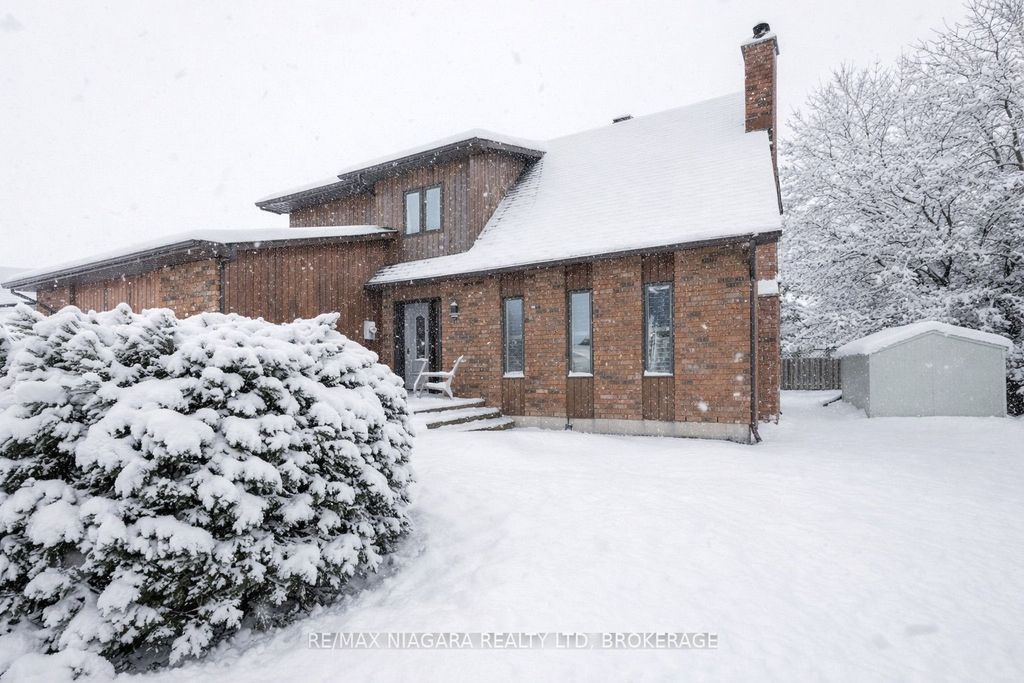 Photo of 137 Girdwood Avenue, Timmins, ON P4N 4J2 (MLS # T12751570)