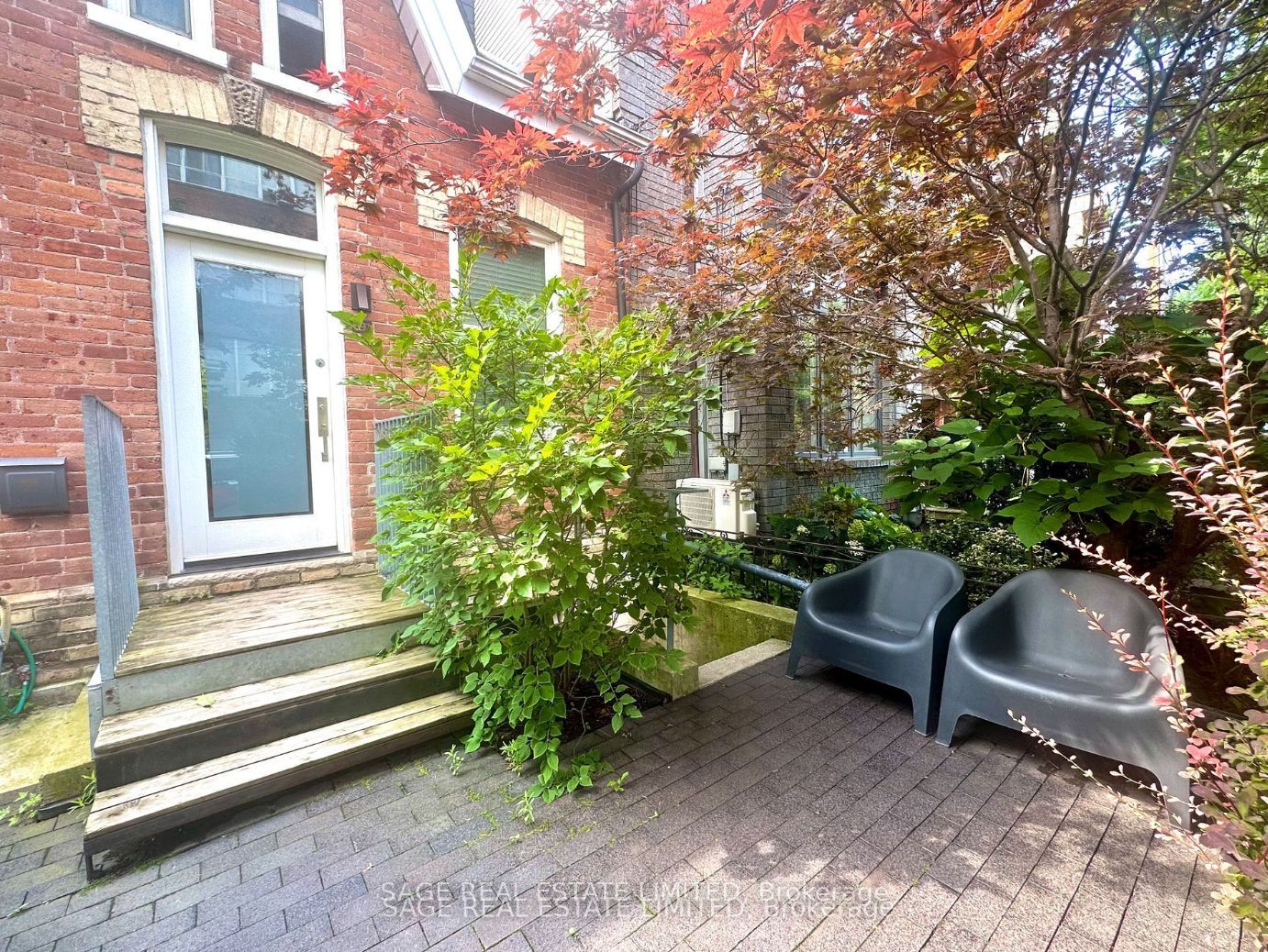 691 Richmond Street W Lower