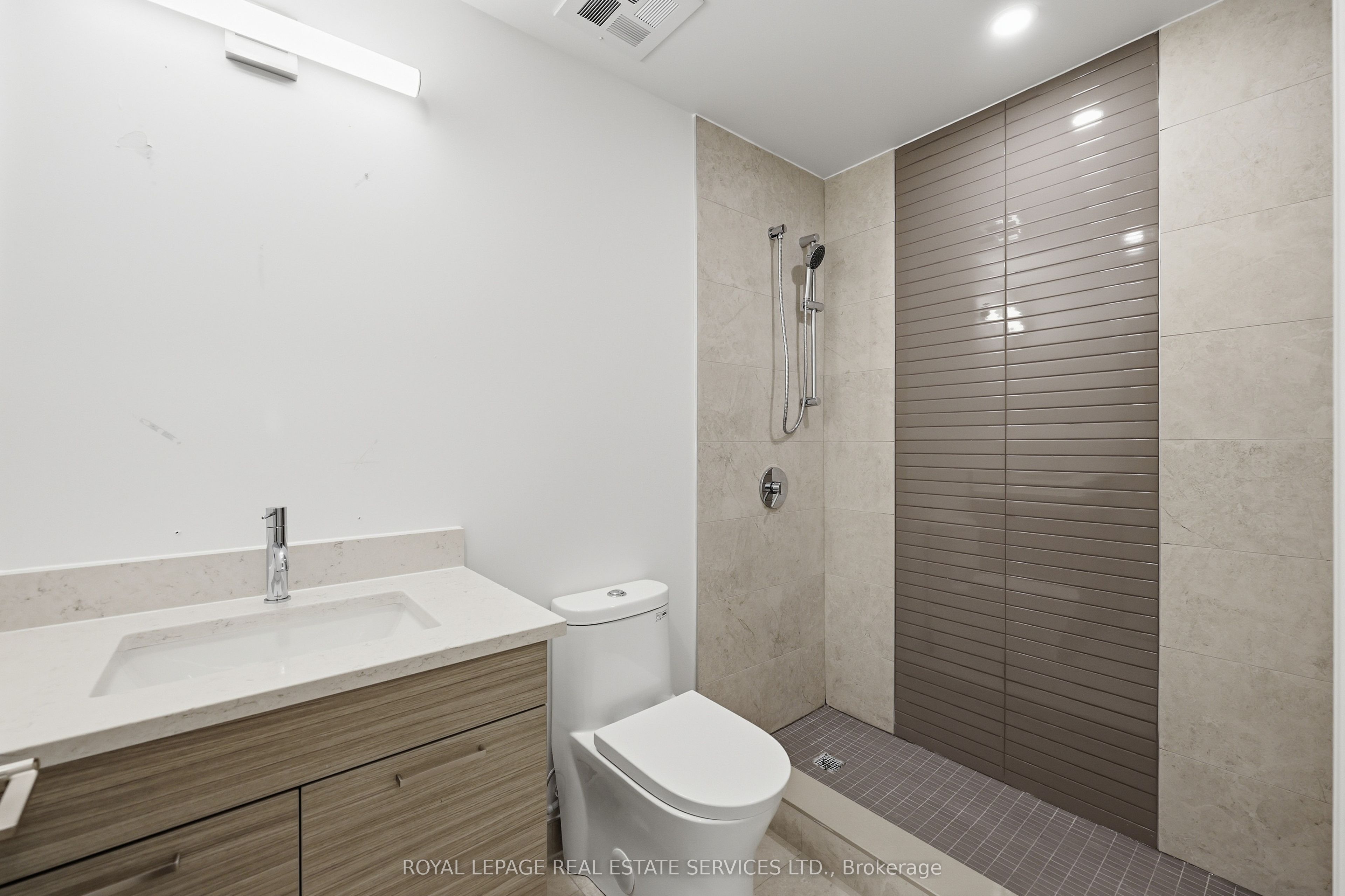 26 Mill Street 213