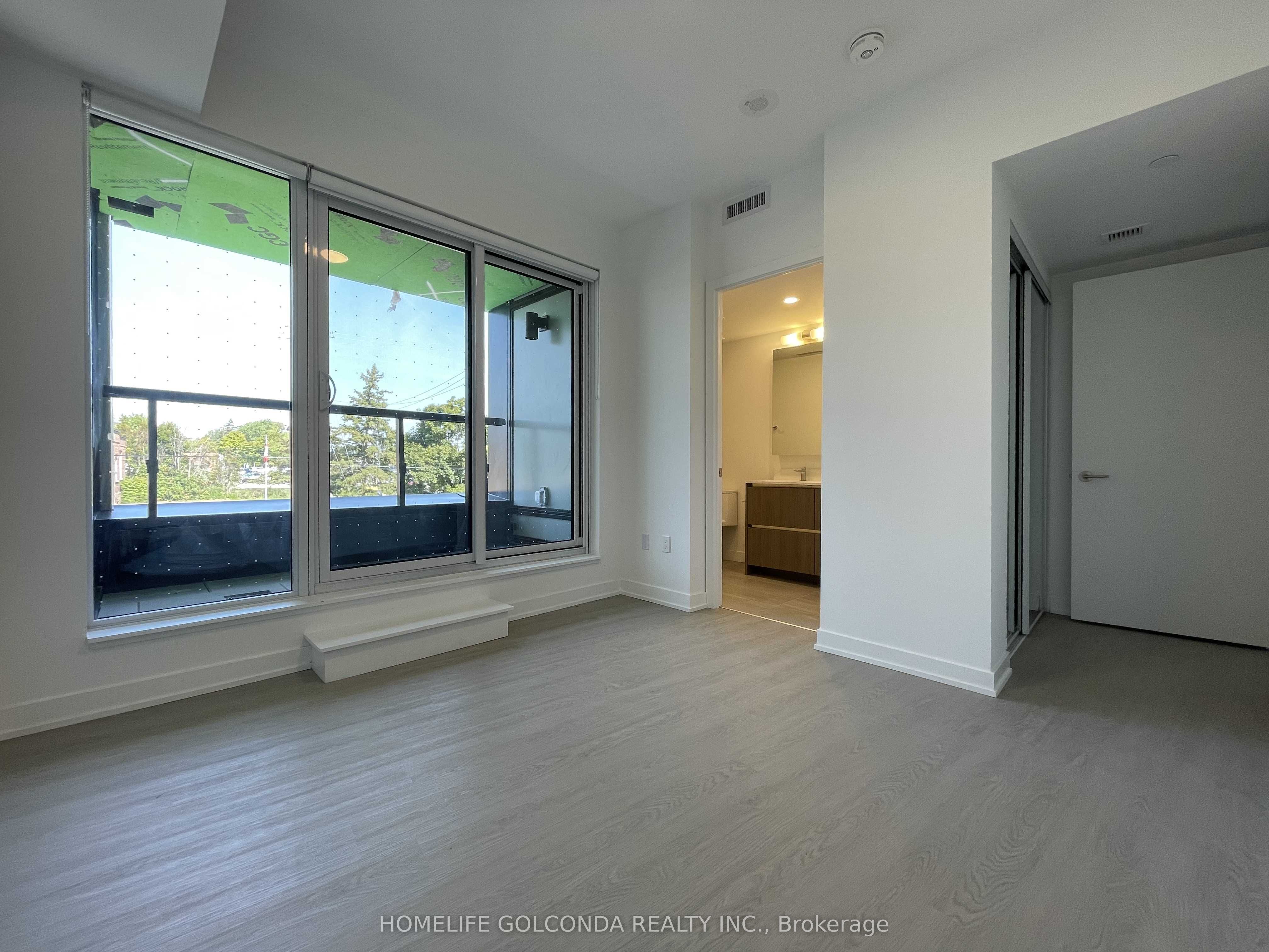 8188 Yonge Street 210