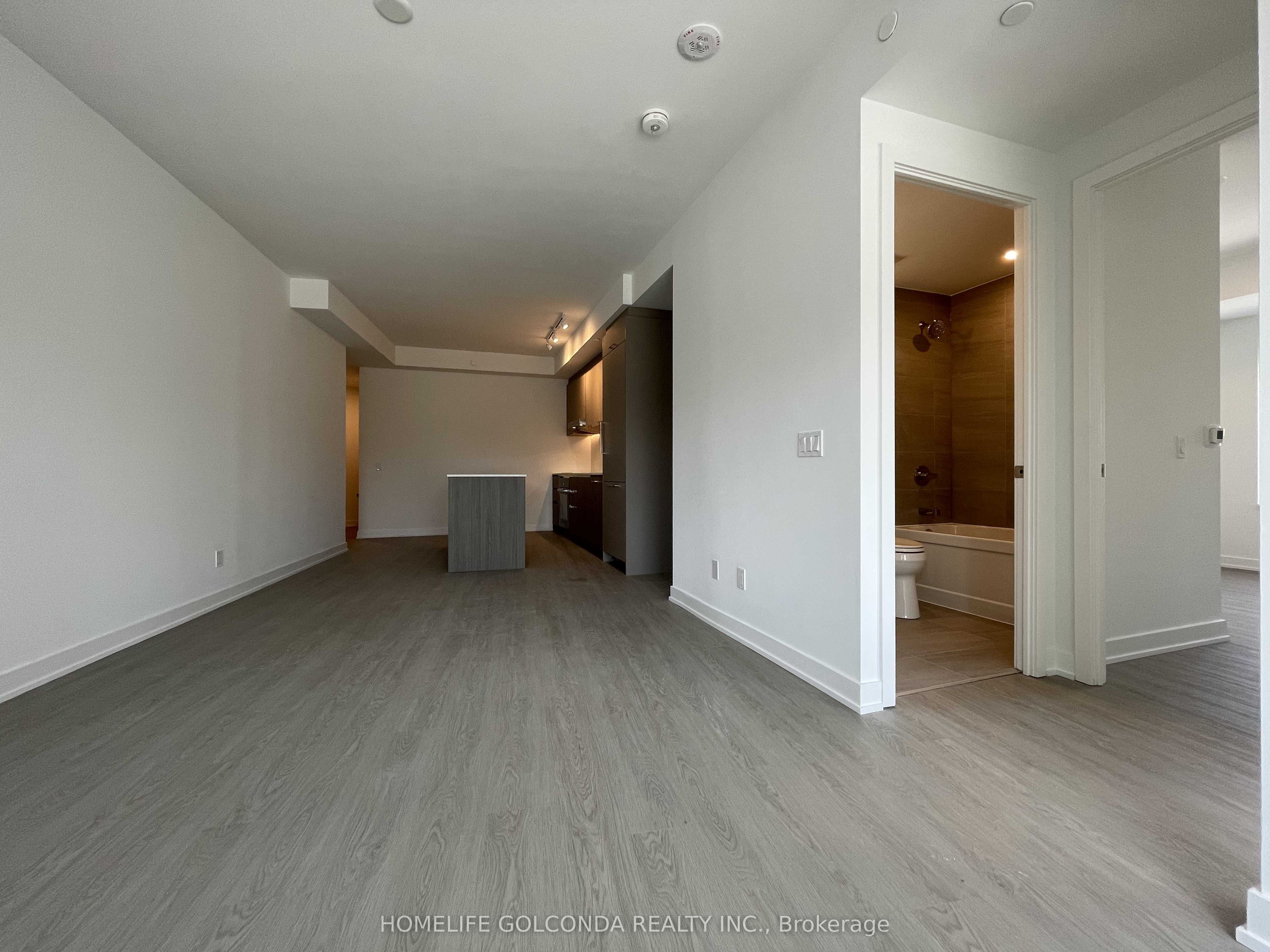 8188 Yonge Street 210