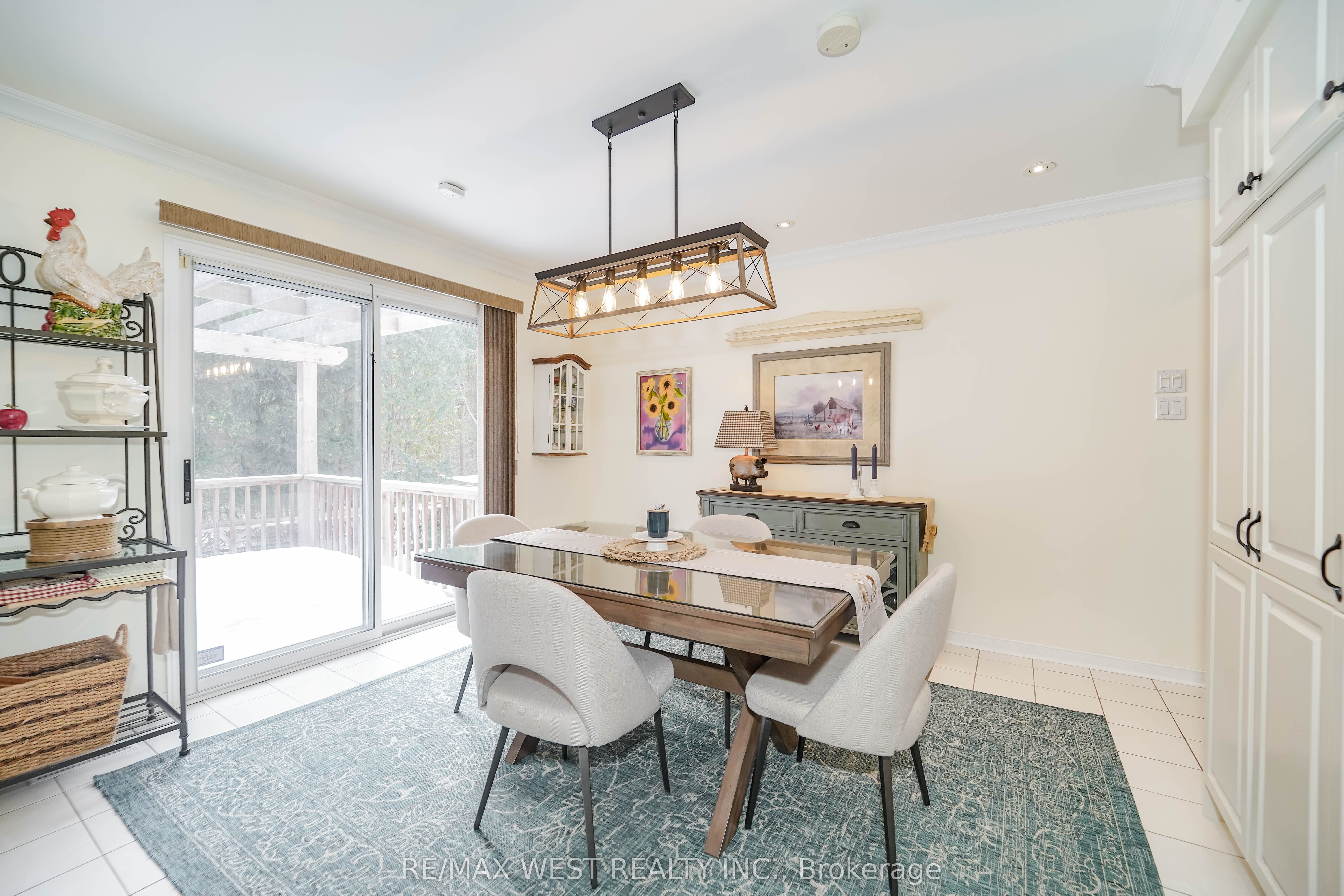 43 Summitcrest Drive