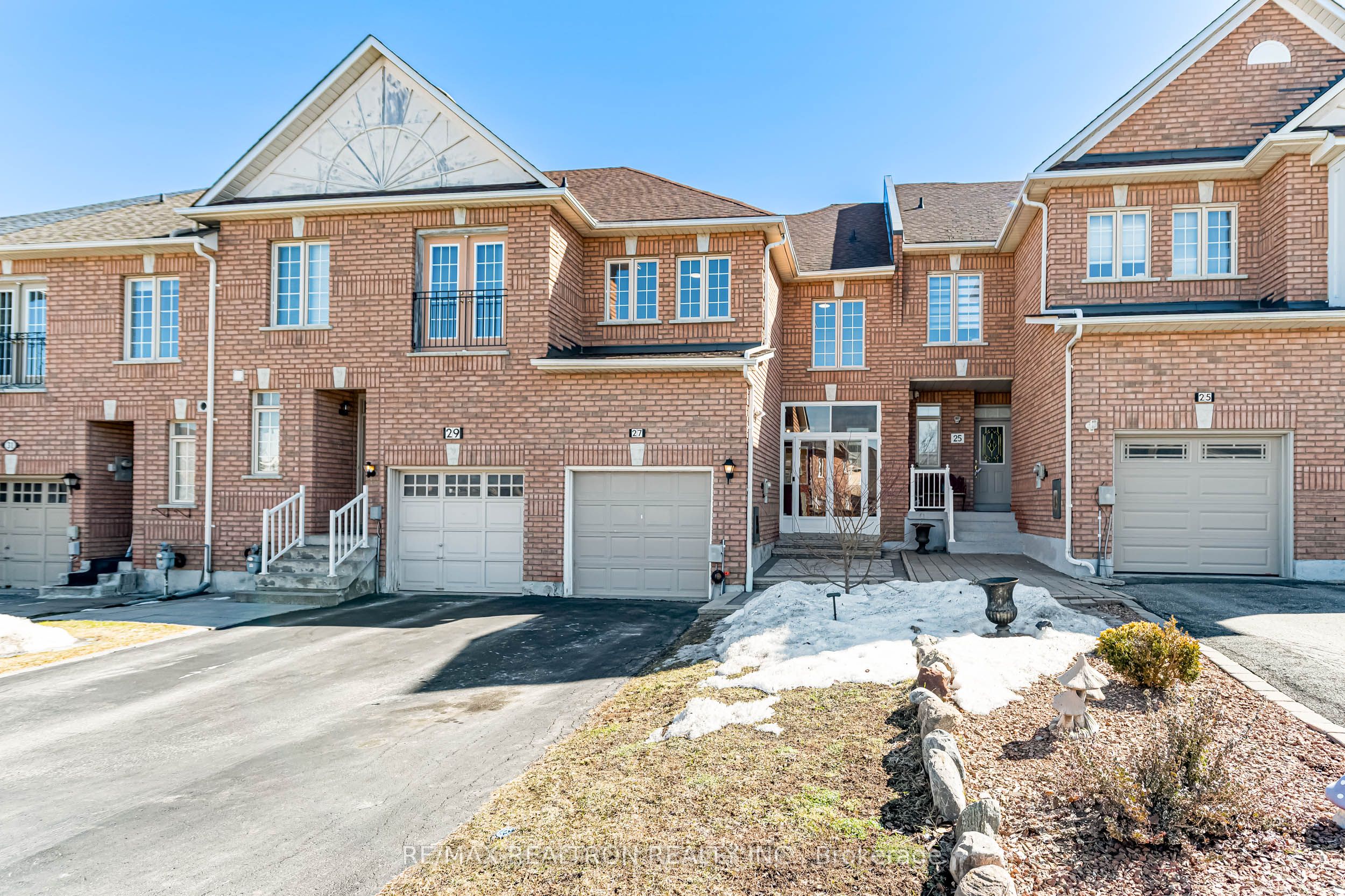 27 Copperstone Crescent