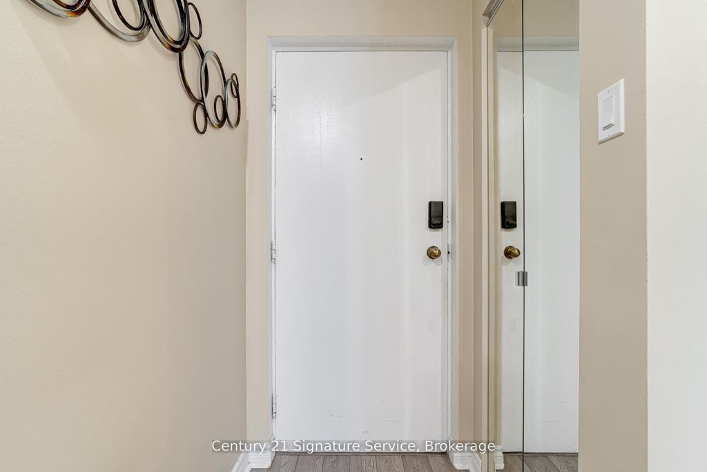 Photo of 2001 Bonnymede Drive #15, Mississauga, ON L5J 4H8 (MLS # W13044196)