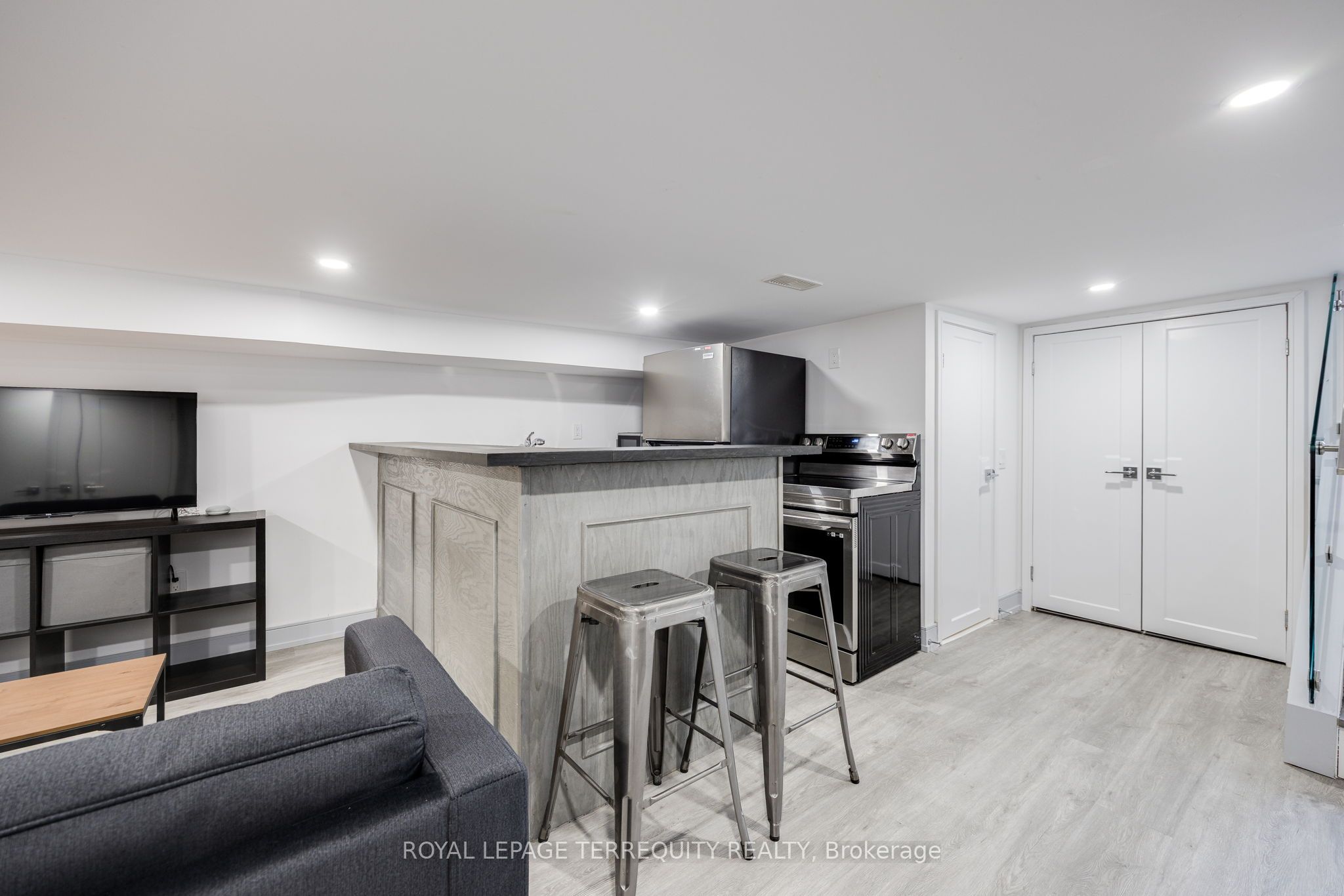 668 Indian Road Bsmt