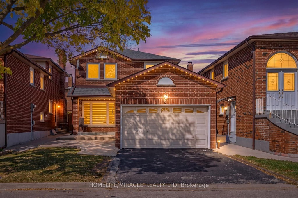 Photo of 8 Loire Court, Toronto, ON M9V 4Z7 (MLS # W13833062)