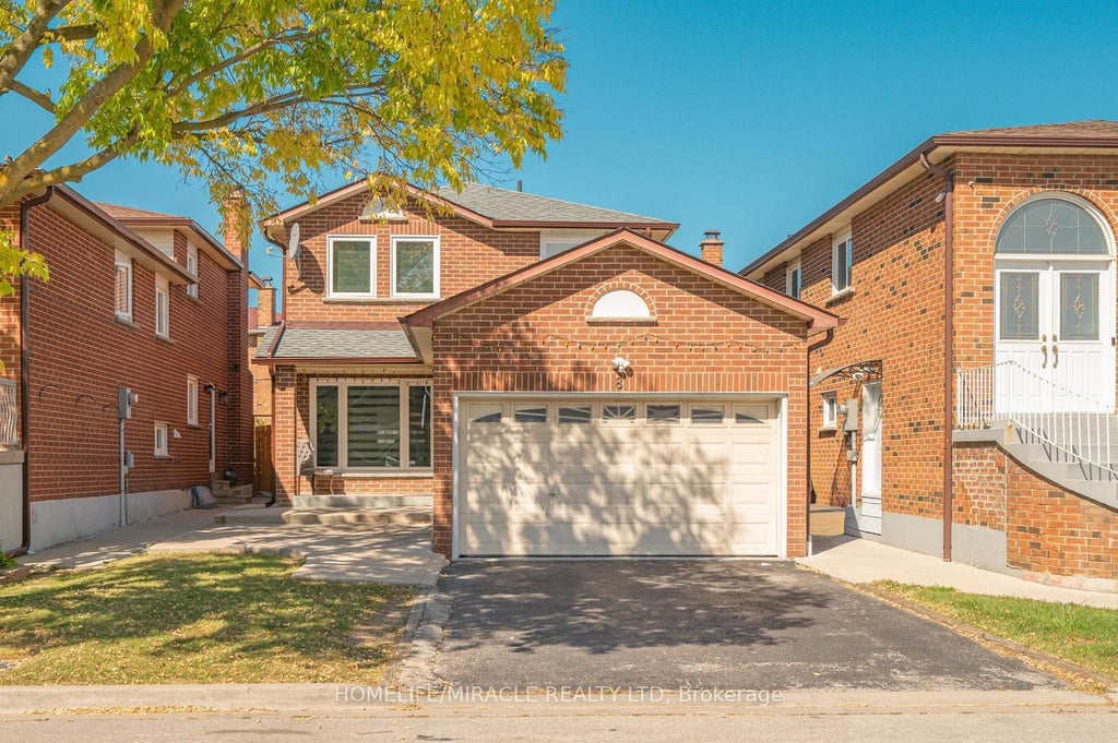 Photo of 8 Loire Court, Toronto, ON M9V 4Z7 (MLS # W13833062)